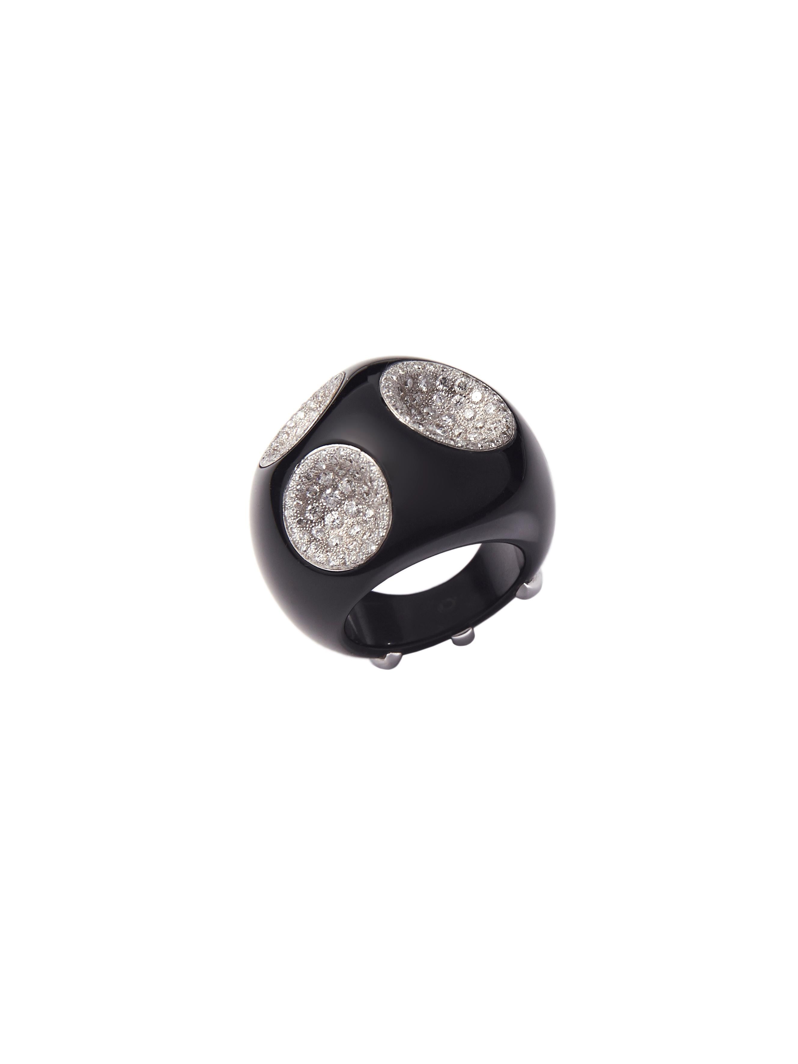 Rough Cut Onyx Ring with 3 Circles Paved with Diamonds