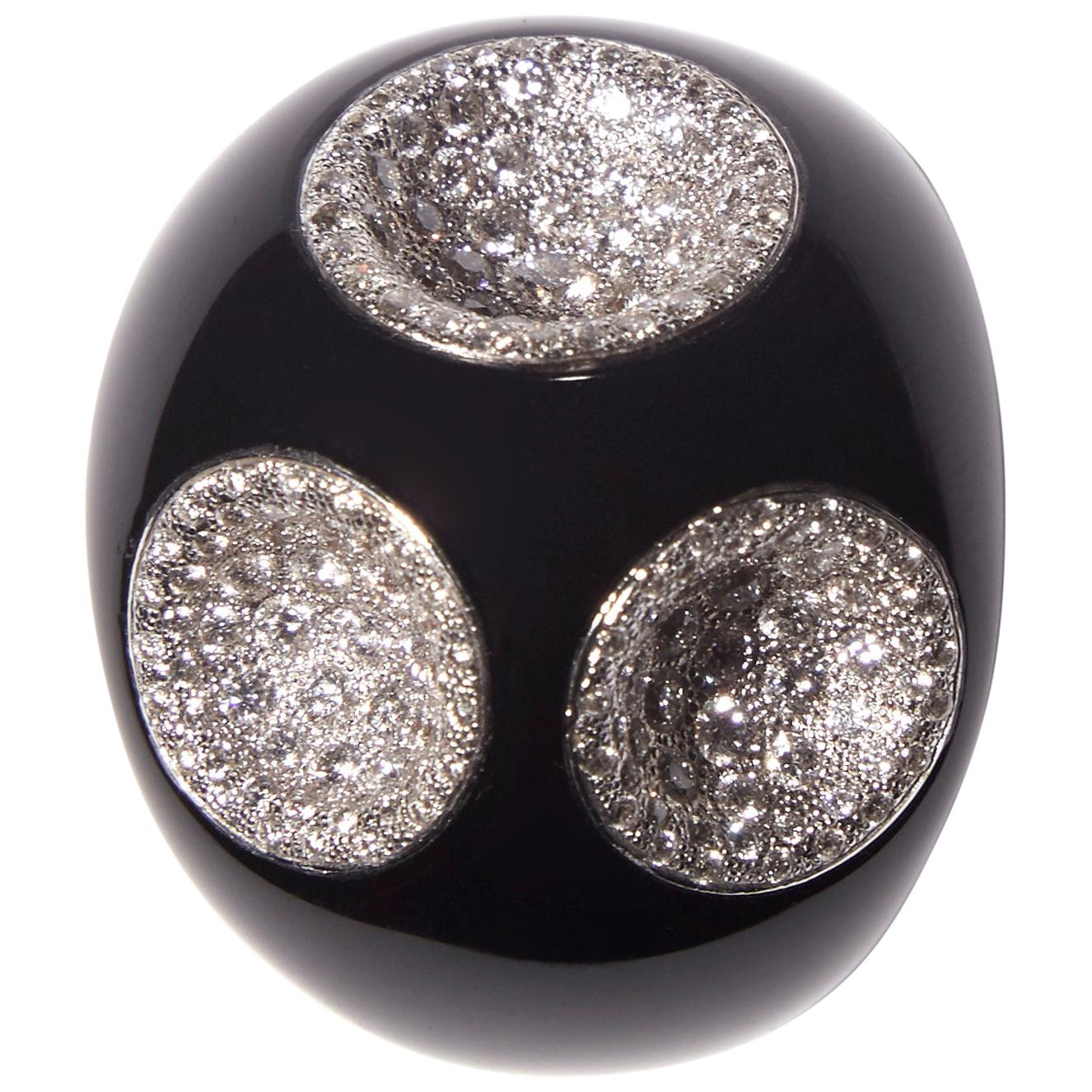 Onyx Ring with 3 Circles Paved with Diamonds