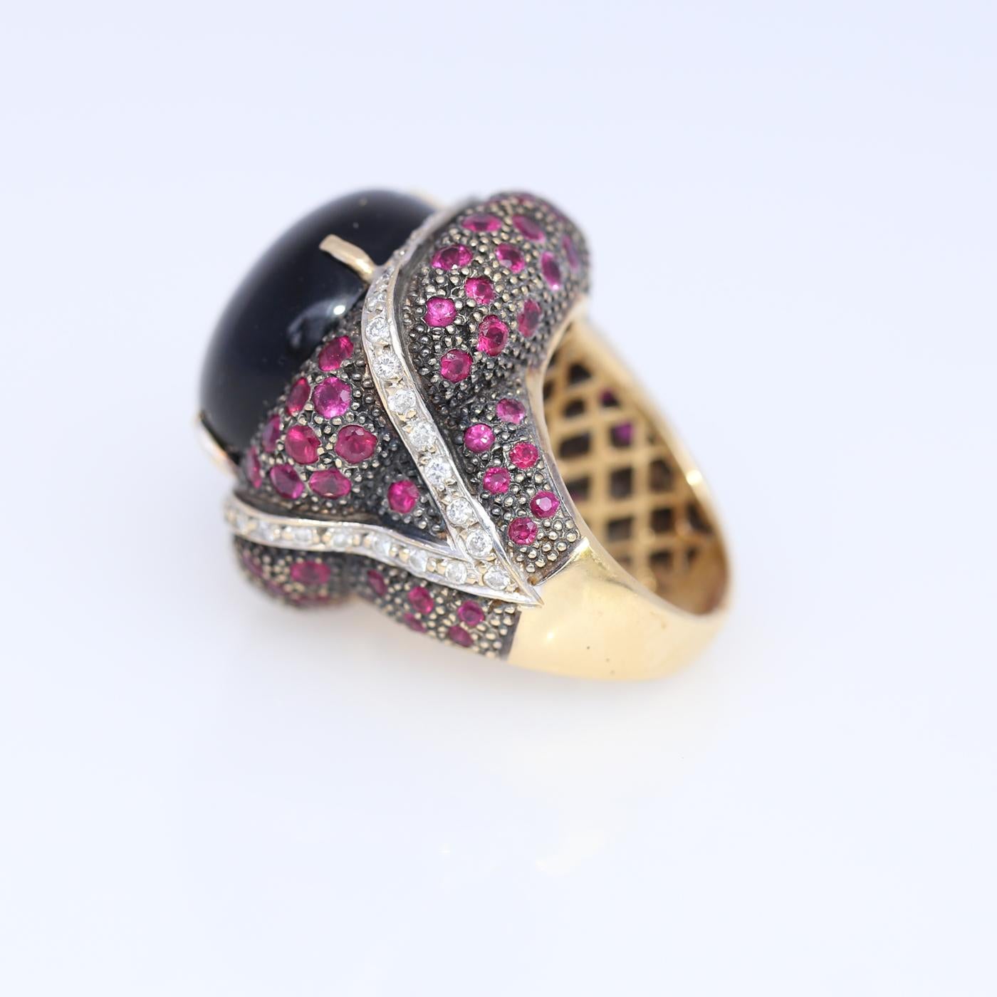 Onyx Rubies Diamonds Italian Ring, 1990 In Good Condition In Herzelia, Tel Aviv