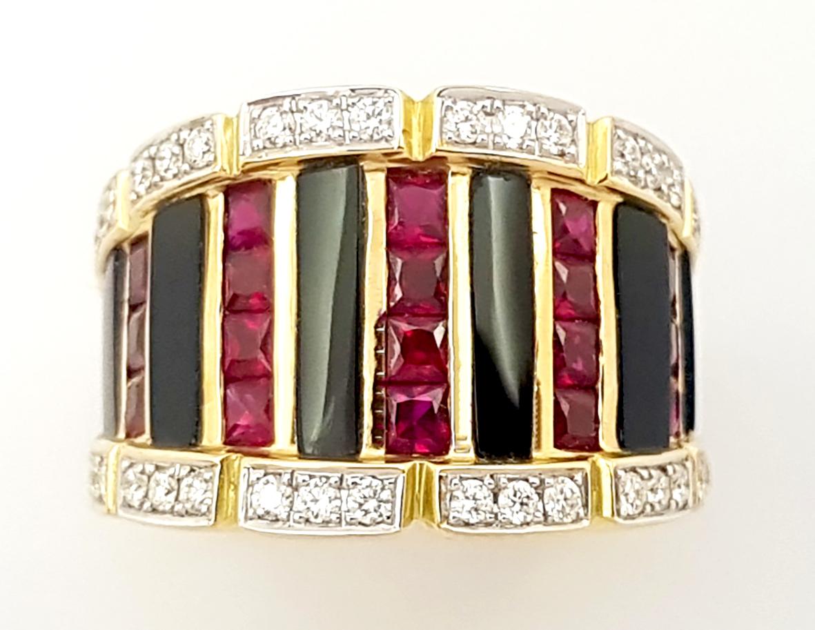 Ring mit Onyx, Rubin und Diamant in 18 Karat Goldfassungen gefasst 4