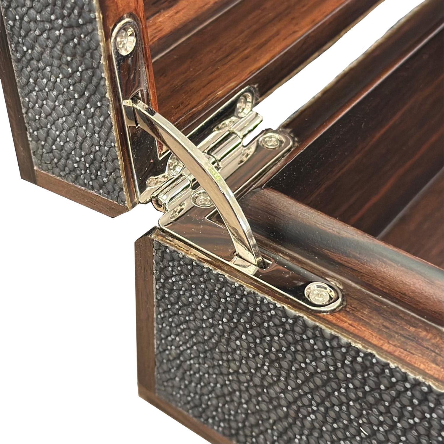 Onyx Shagreen & Macassar Ebony Box with Bone Inlay im Zustand „Neu“ im Angebot in New York, NY
