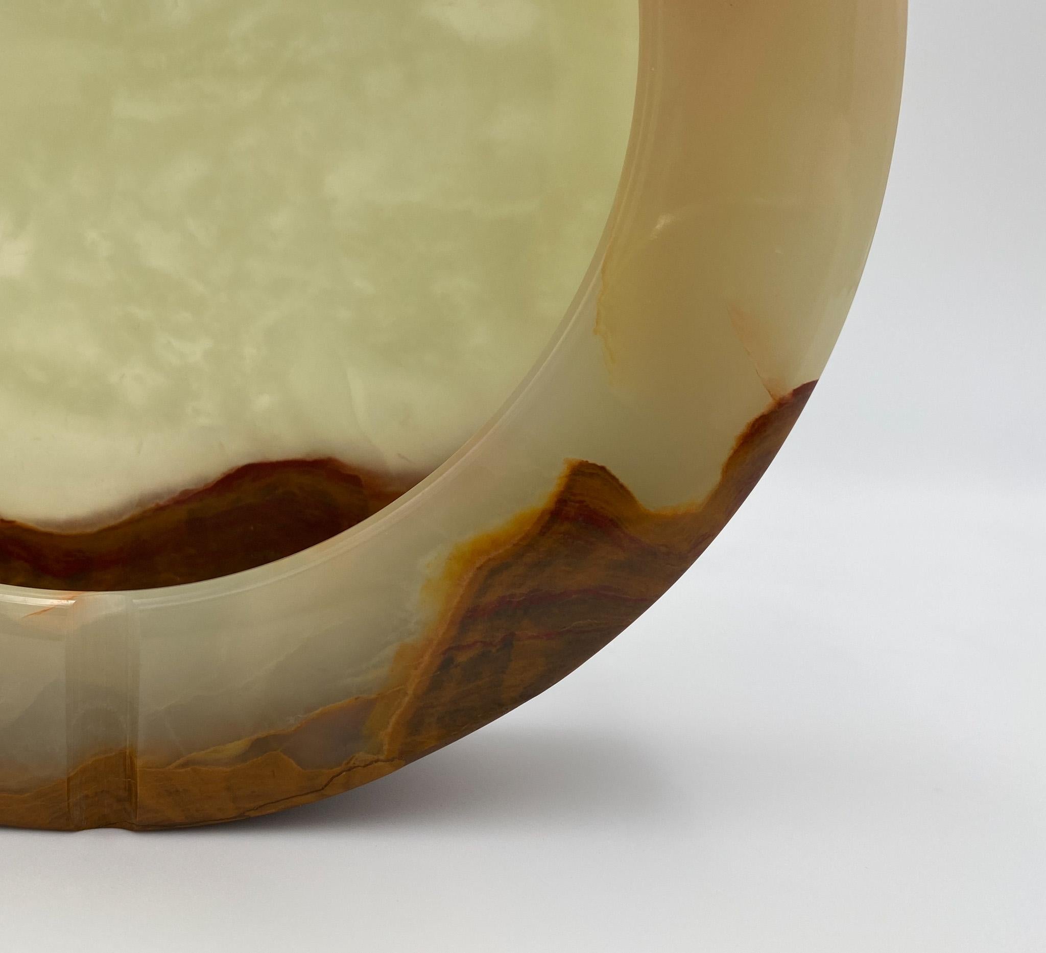 Onyx Stone Modernist Ashtray or Vide-Poche Catchall, Italy, 1980's In Good Condition In San Juan Capistrano, CA