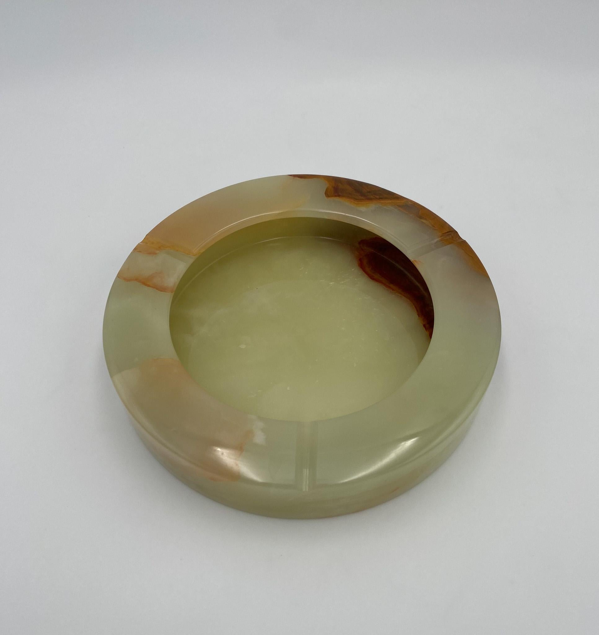 Onyx Stone Modernist Ashtray or Vide-Poche Catchall, Italy, 1980's  For Sale 3