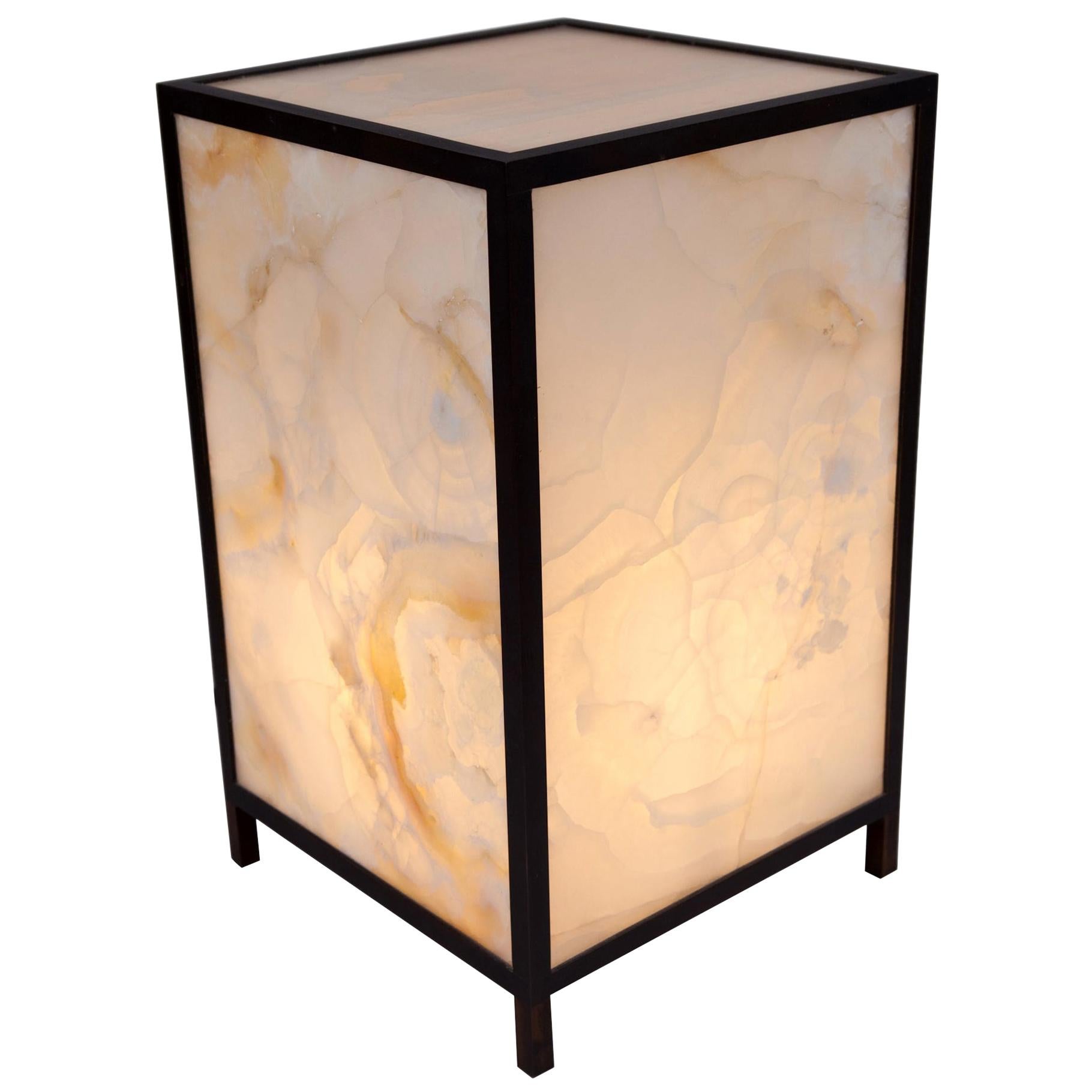 Lampe de table en onyx de l'Atelier Boucquet