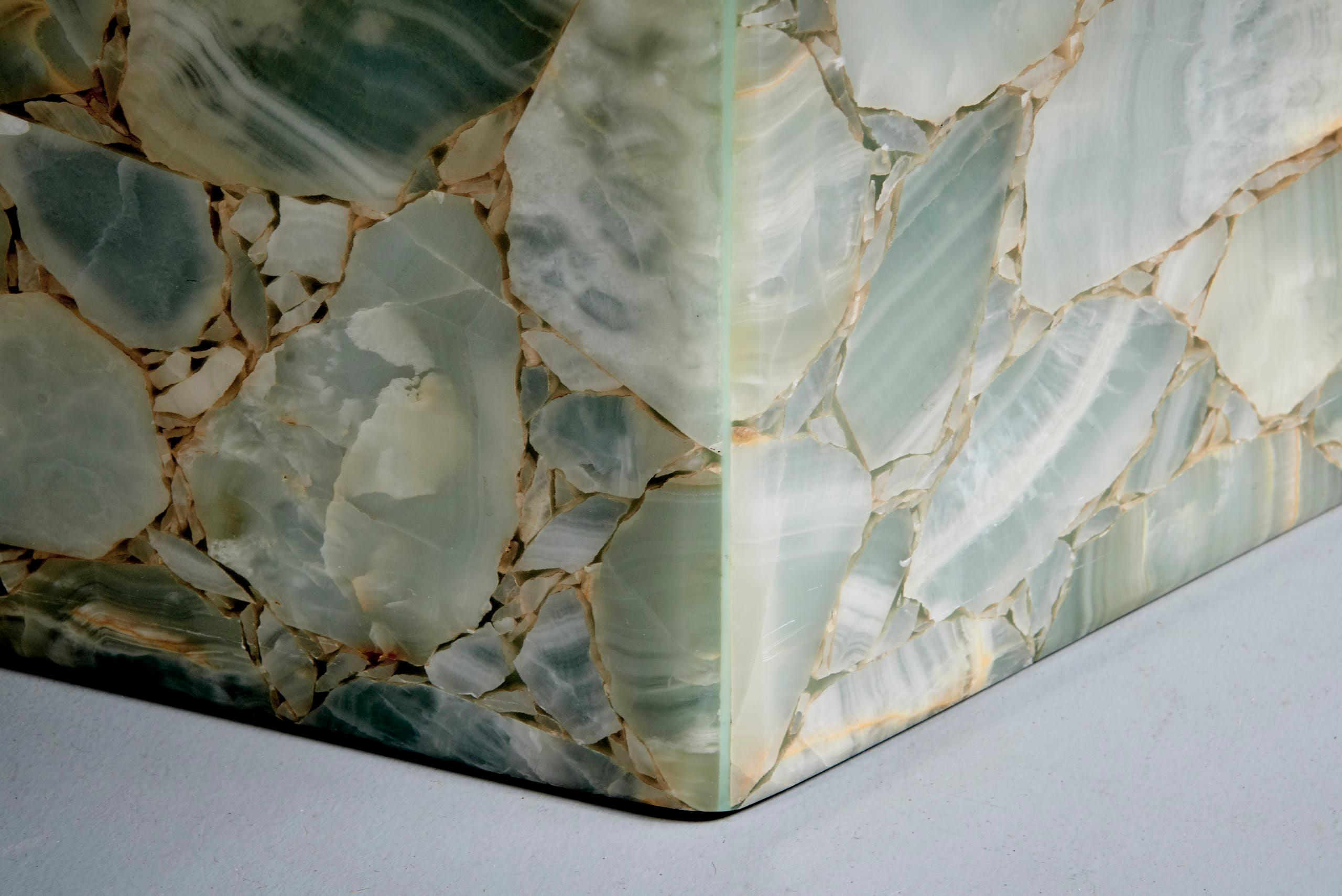 Mesa de ónice con mosaico floral de piedra en venta 2