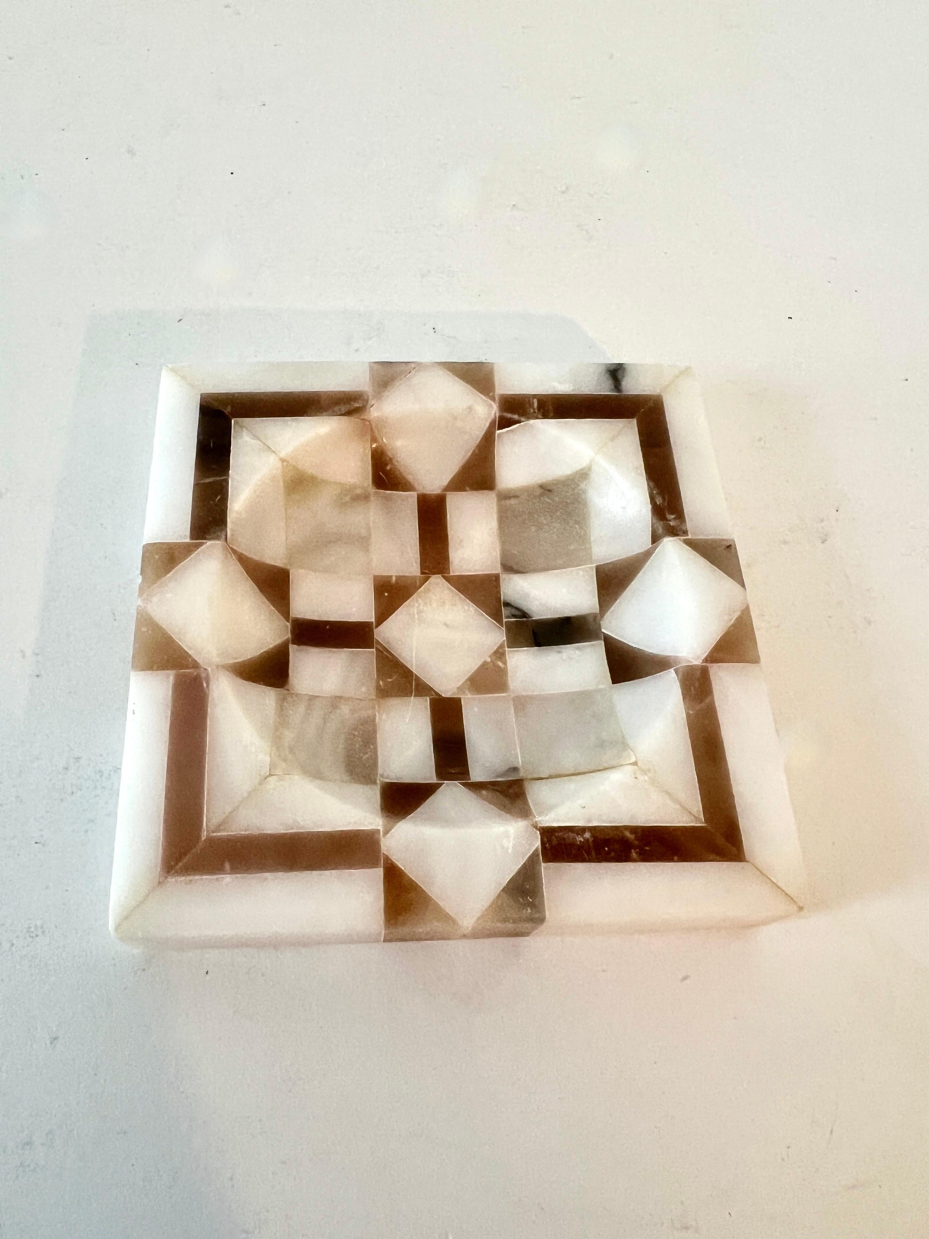 Onyx Tessellated inlay Concave Bowl In Good Condition For Sale In Los Angeles, CA