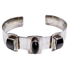 Dreisteiniges Onyx-Manschettenarmband