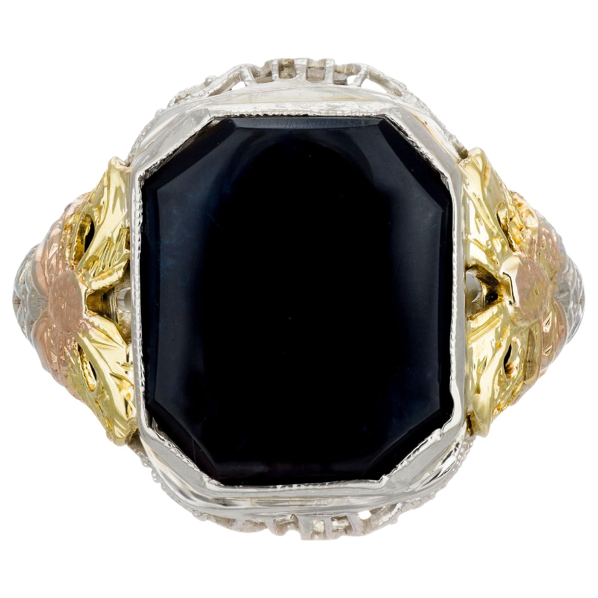 Onyx Tri-Color Gold Art Deco Filigree Ring For Sale