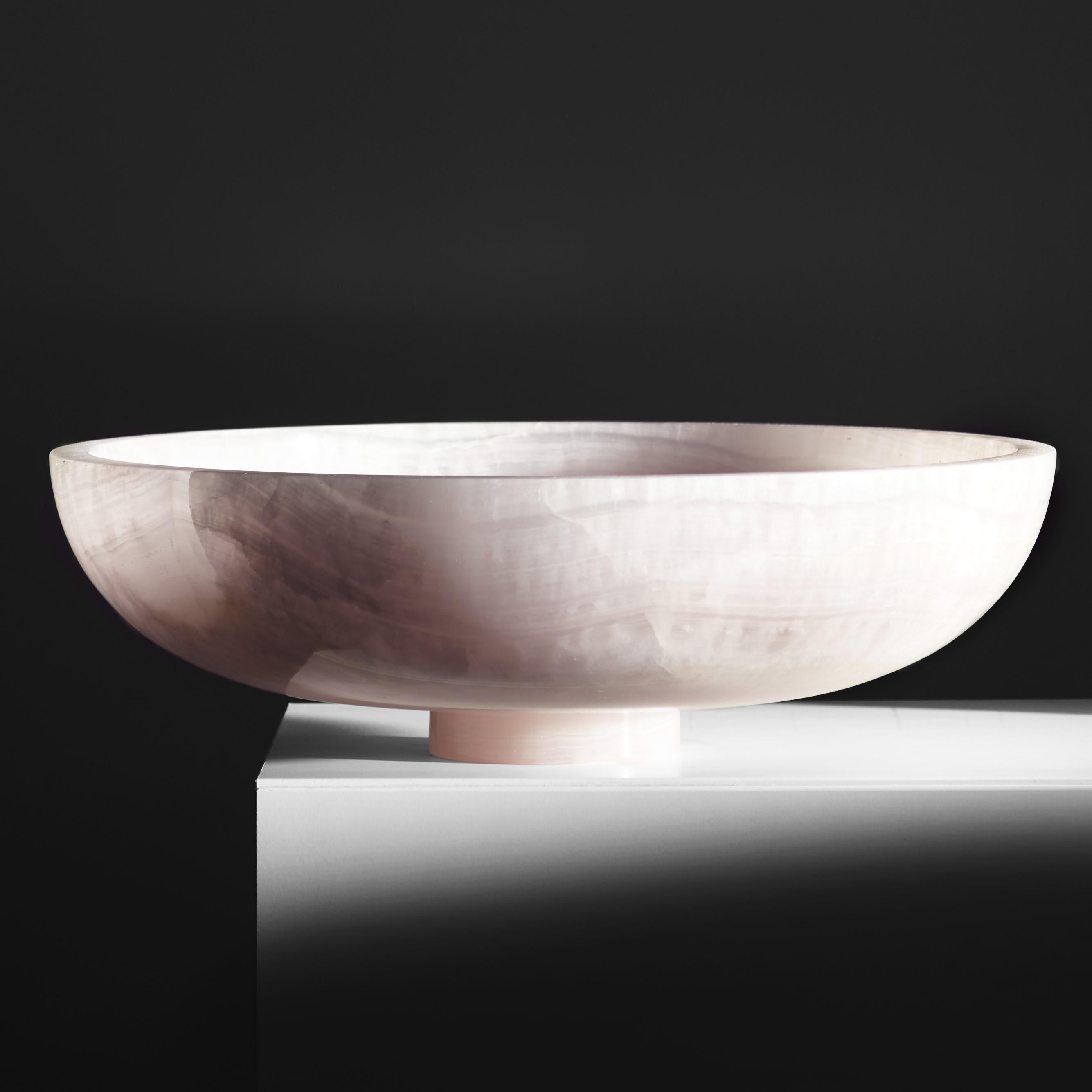 Onyx twosidestory bowl XL by Lisette Rützou
Dimensions: D 40 cm
Materials: Levanto Bordeaux marble

 Lisette Rützou’s design is motivated by an urge to articulate a story. Inspired by the beauty of materials, form and architecture, each design
