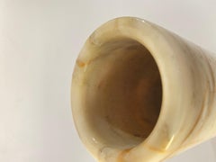 Jarrón de ónice, color beige, Italia, 1970