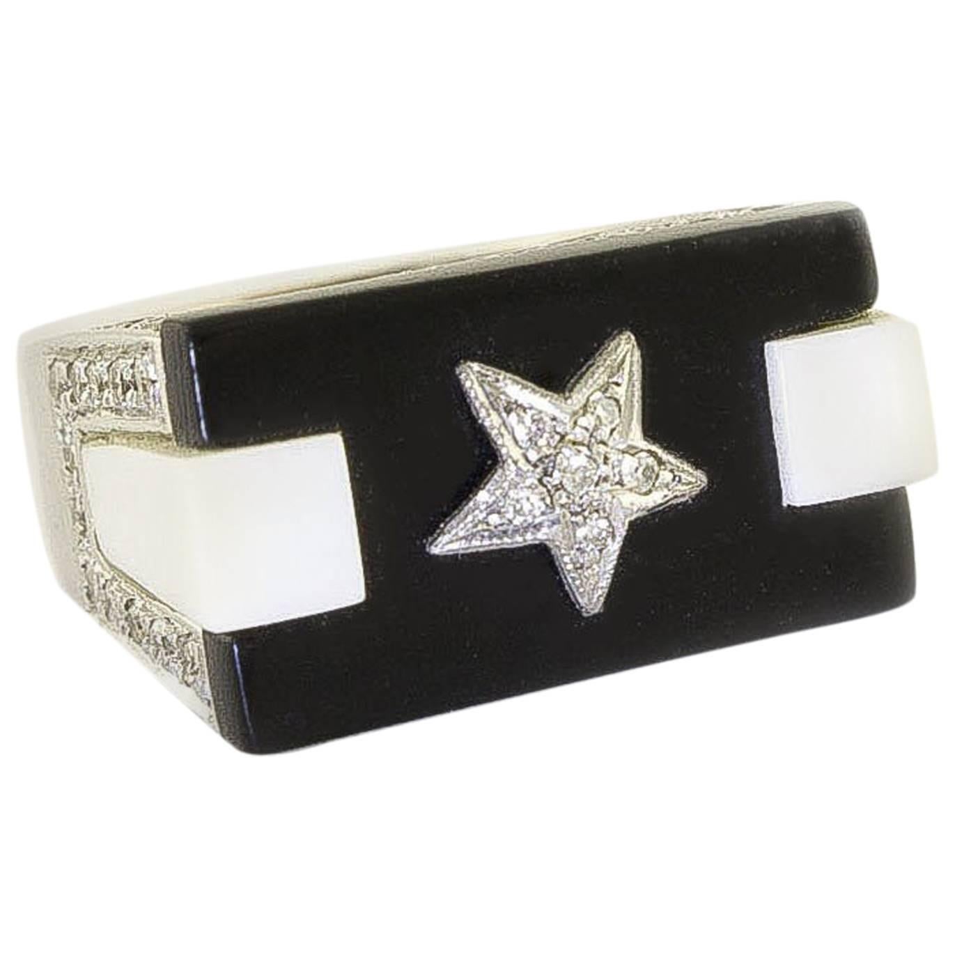 Bague étoile en or blanc, onyx, agate blanche et diamants en vente