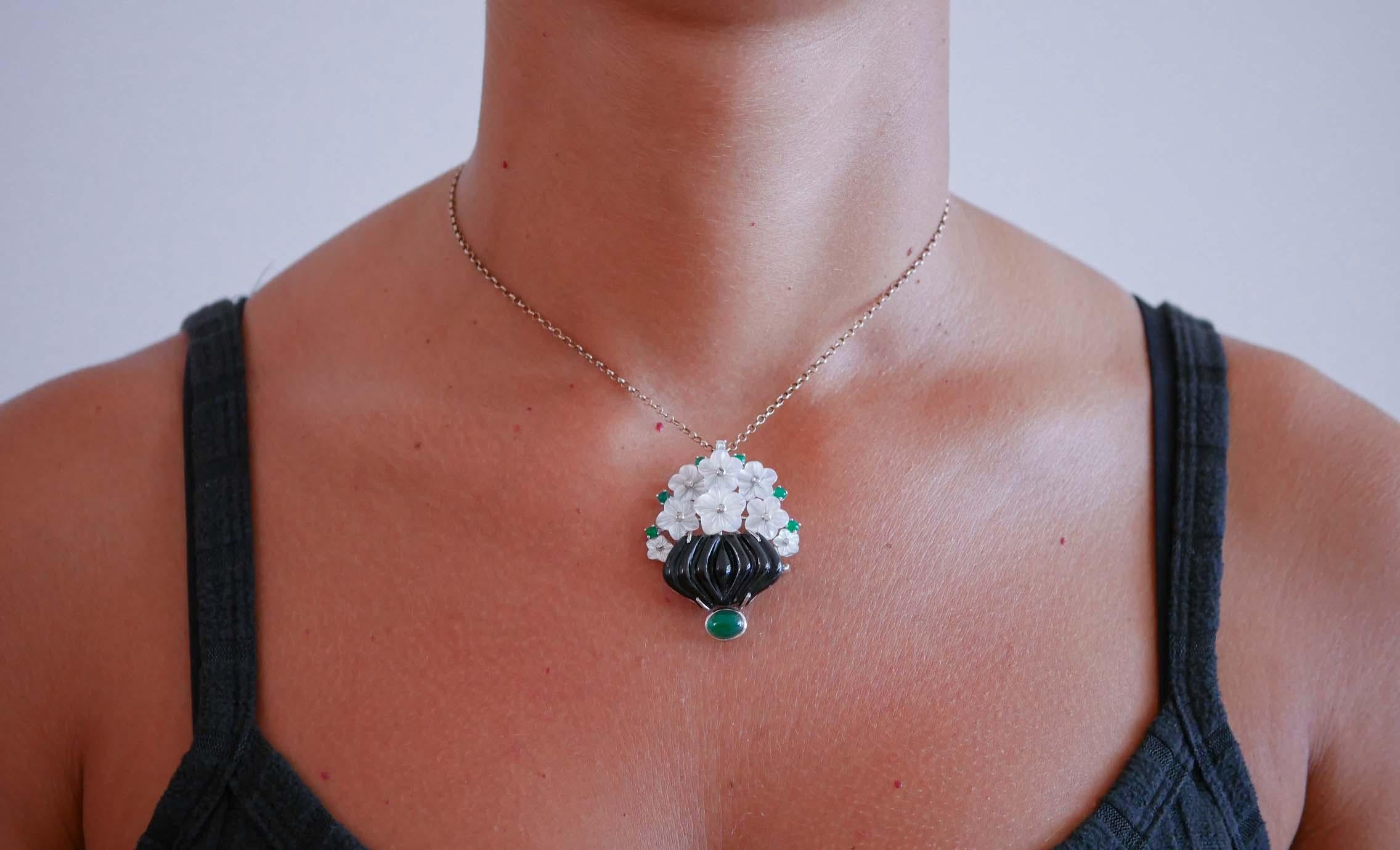 Onyx, White Stones, Green Agate, Diamonds, Platinum and 18 Kt White Gold Brooch. In Good Condition In Marcianise, Marcianise (CE)