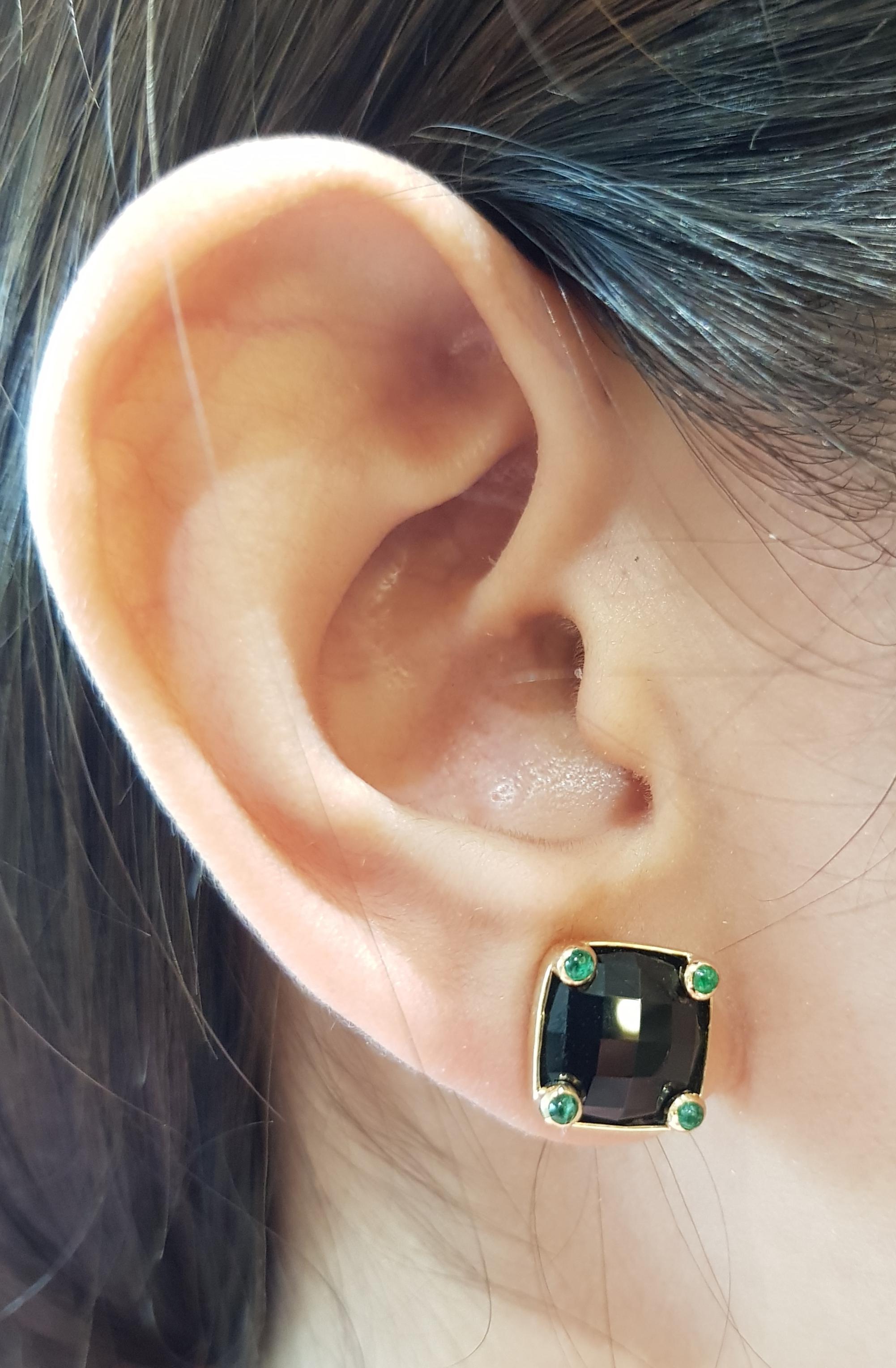 Onyx with Cabochon Emerald 0.18 carat Earrings set in 18 Karat Gold Settings

Width:  1.0 cm 
Length:  1.0 cm
Total Weight: 5.61 grams


