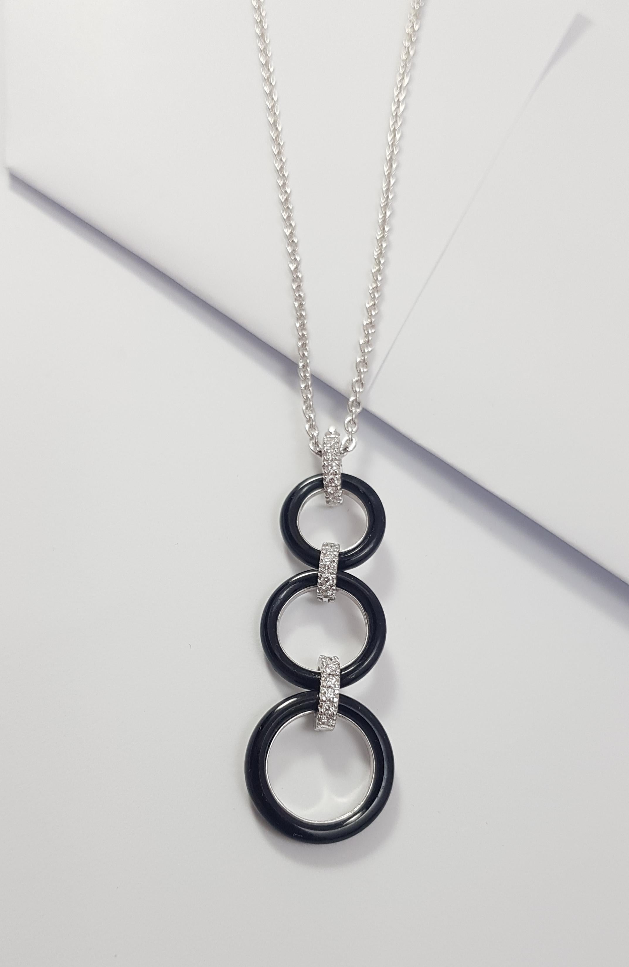 Onyx with Diamond Necklace Set in 18 Karat White Gold Settings For Sale 1
