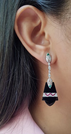 Onyx-Ohrringe mit Smaragd, Rubin und Diamant in 18 Karat Weißgoldfassung