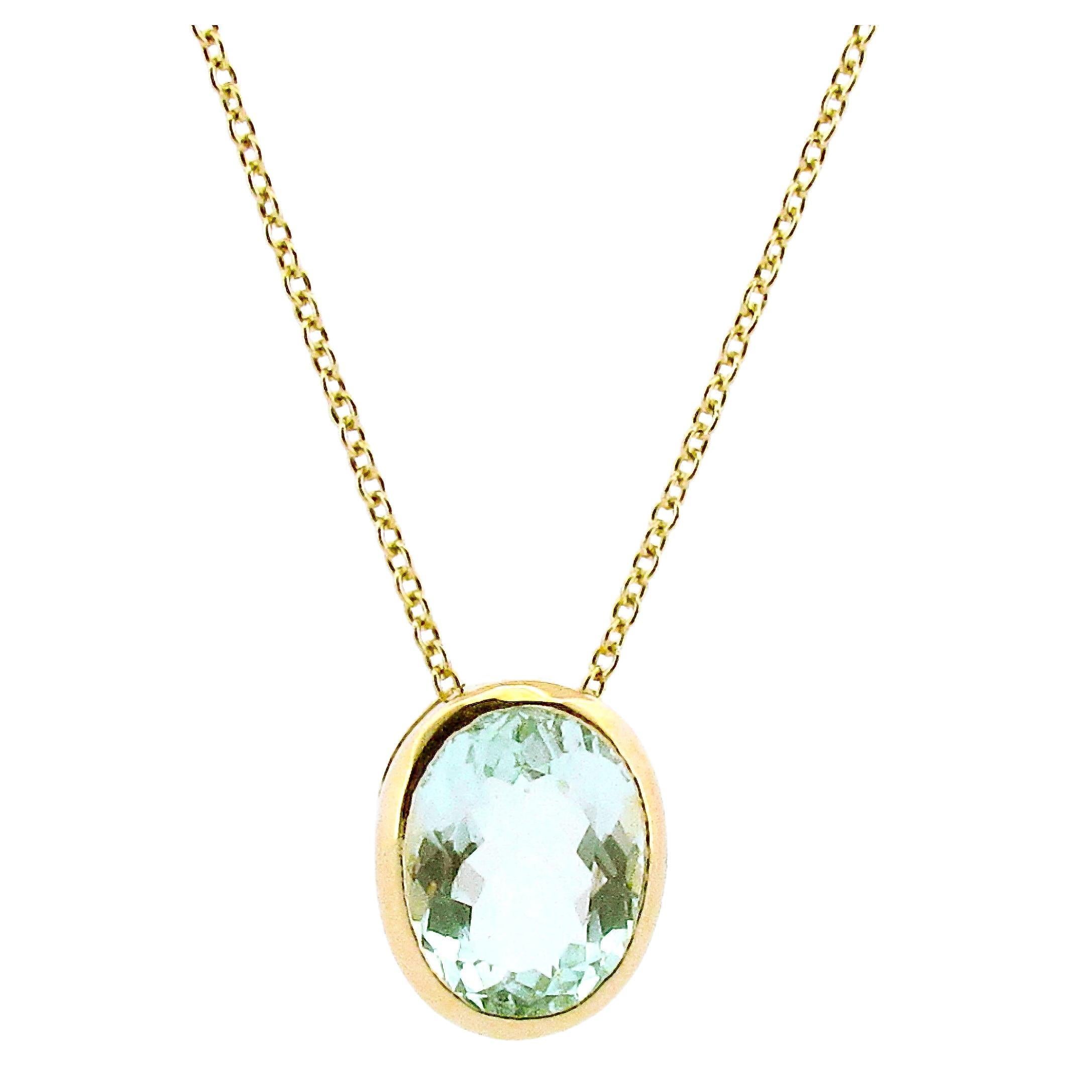 This 9ct solid Gold Sliding pendant is set with a beautiful 2.05ct bright blue faceted clear Aquamarine, this is a one of a kind pendant  different length chain,  it slides beautifully on a solid 9ct yellow gold 40cm/16inch delicate cable chain.  