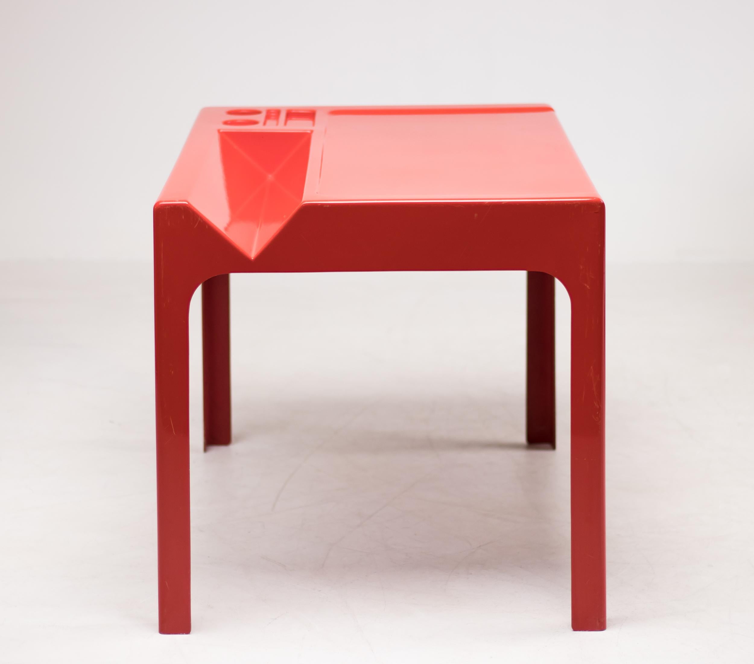 Beautiful tomato red fiberglass 'Ozoo' desk designed by Marc Berthier and manufactured by D.A.N., France.