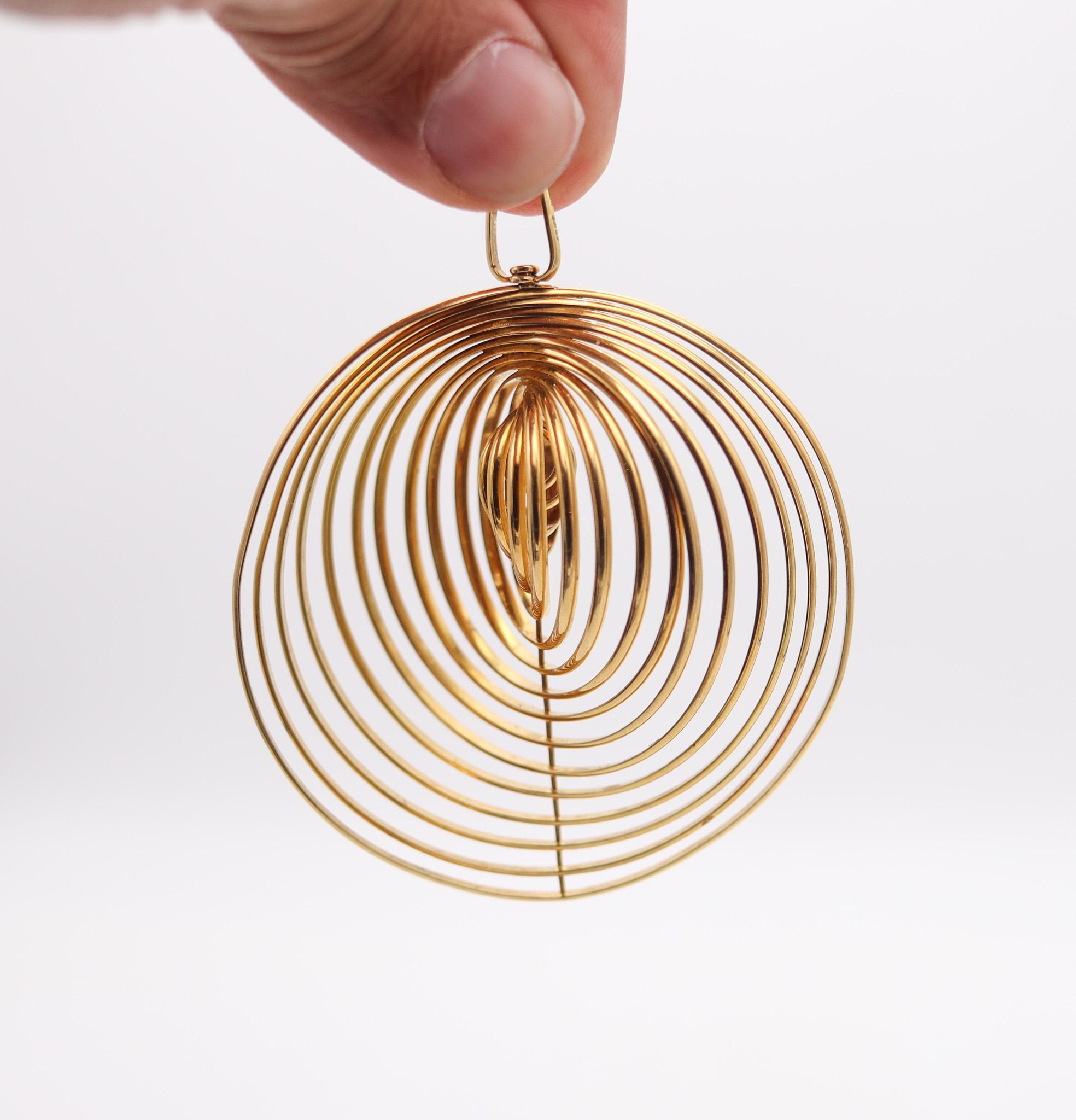 Op-Art 1970 Modernist Pendant With Concentric Circles In Solid 18Kt Yellow Gold For Sale 2