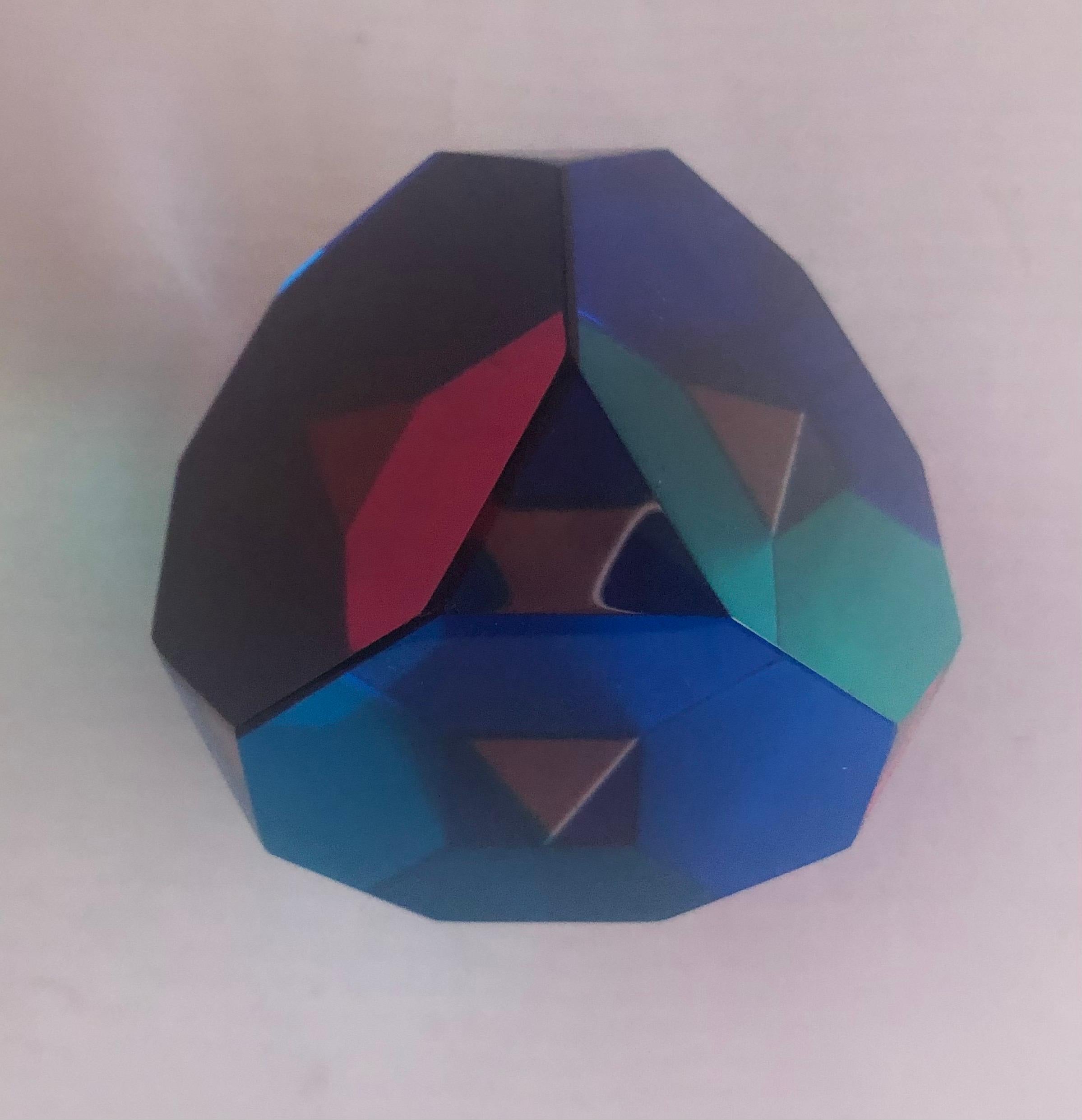 Sculpture octogonale cubique en acrylique Op Art de Vasa Mihich en vente 2