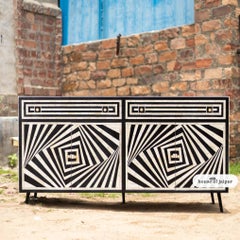 Op-Art Illusion Bone Inlay Anrichte Buffet von House of Jaipur