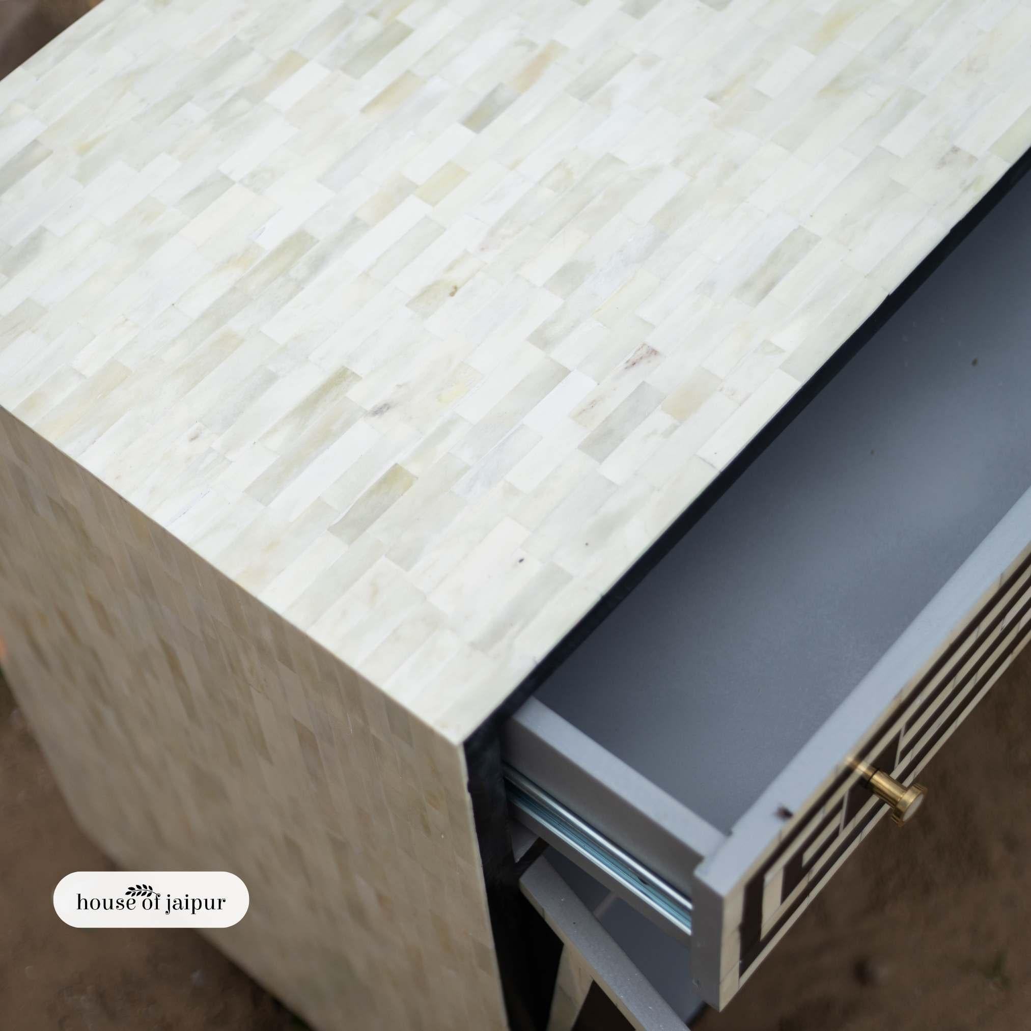 Osso Credenza buffet Op-Art Illusion Bone Inlay by House of Jaipur in vendita