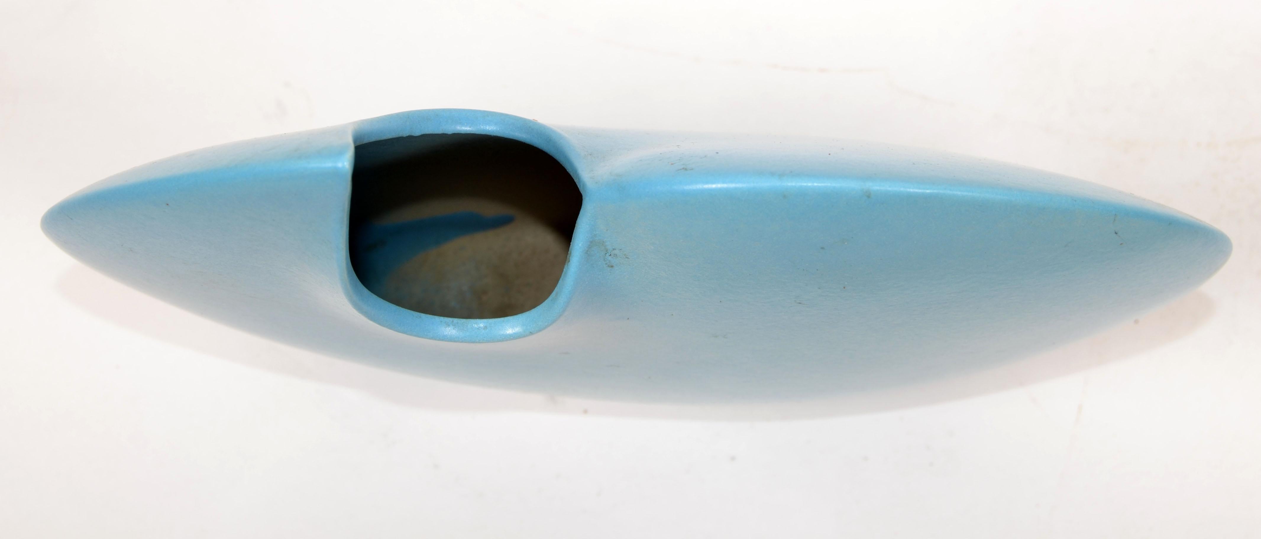 Op Art Japan Ceramic Baby Blue and White Round Flat Vase Mid-Century Modern For Sale 5