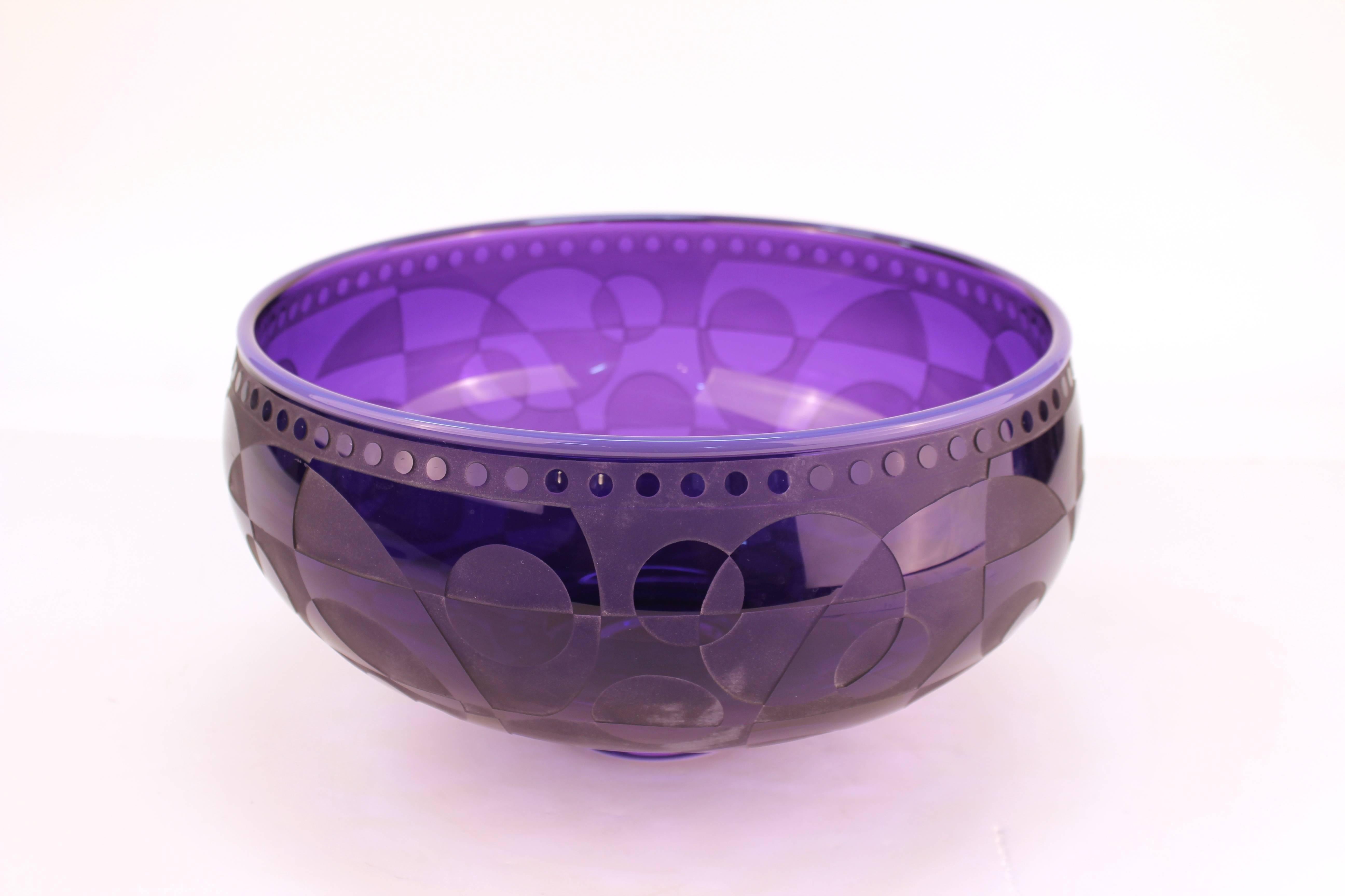 Op-Art Purple Art Glass Etched Bowl, Signed 1