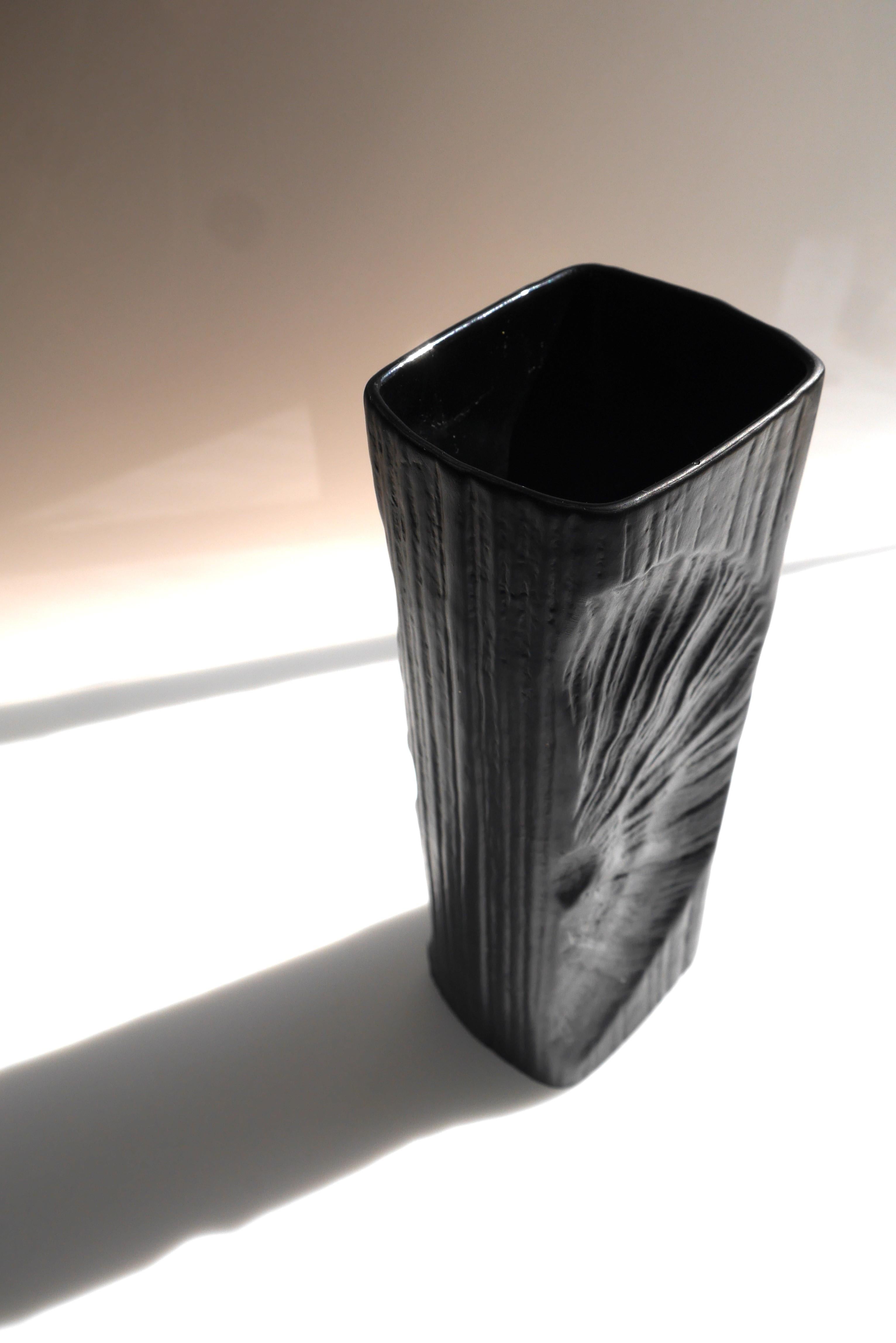 Op-Art Studio line Bisque porcelain vase, by Martin Freyer Studio Line Rosenthal For Sale 3