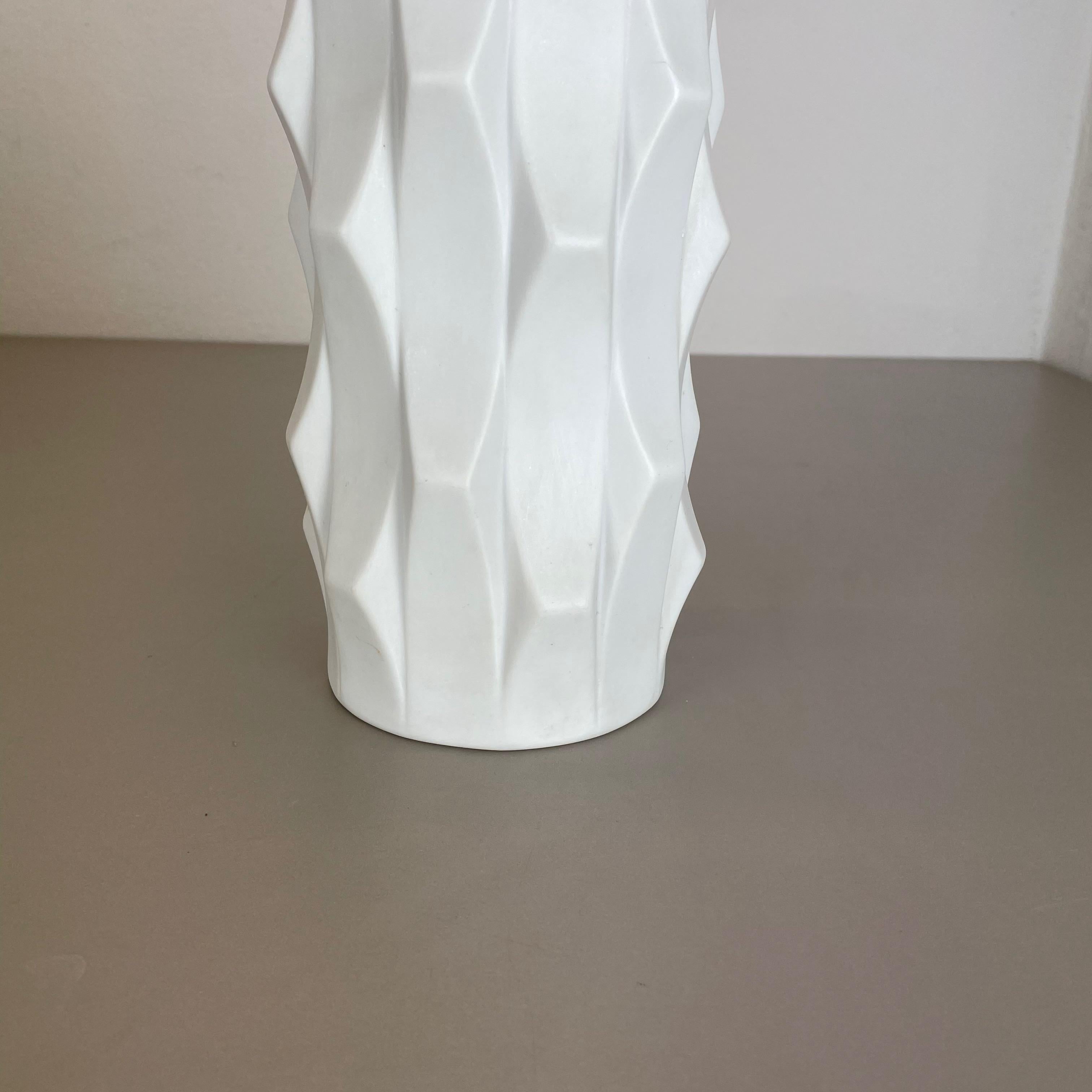 OP Art Vase Porcelain Vase Heinrich Fuchs for Hutschenreuther, Germany, 1970s For Sale 2