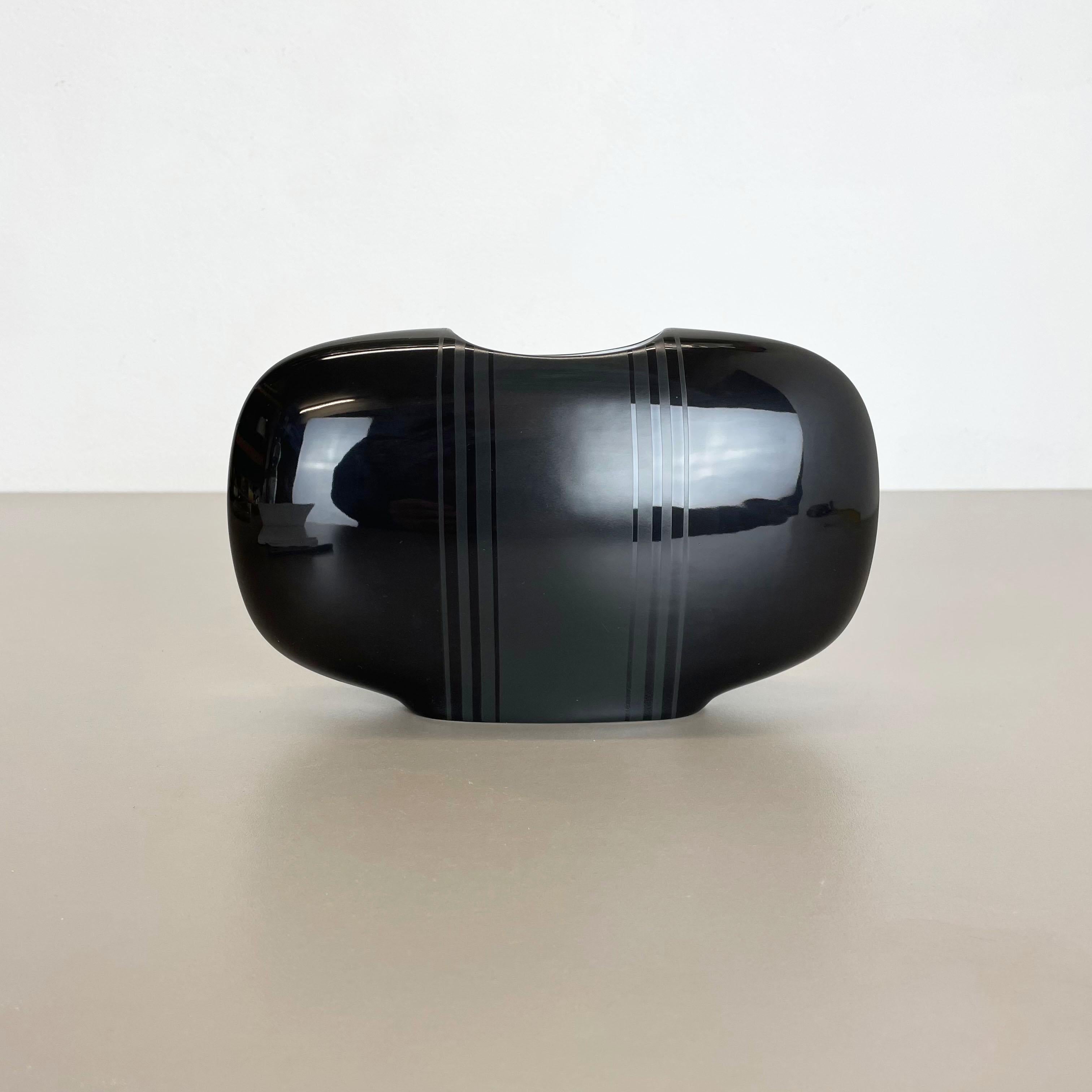 Mid-Century Modern OP Art Vase black Porcelain by K. Dombrowski for Hutschenreuther, 1970s For Sale