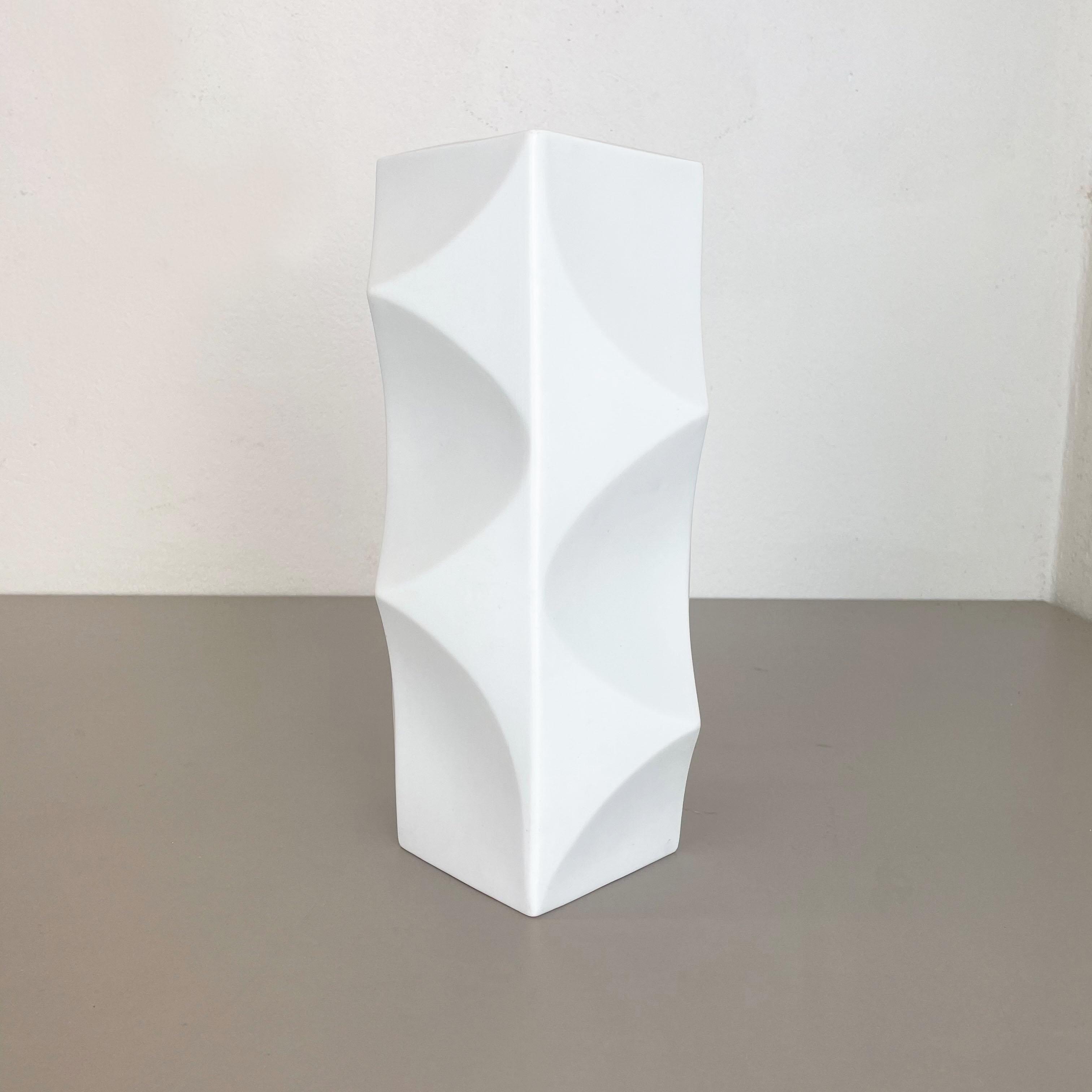 OP Art Vase Porcelain German Vase by Heinrich Fuchs for Hutschenreuther, 1970s 11