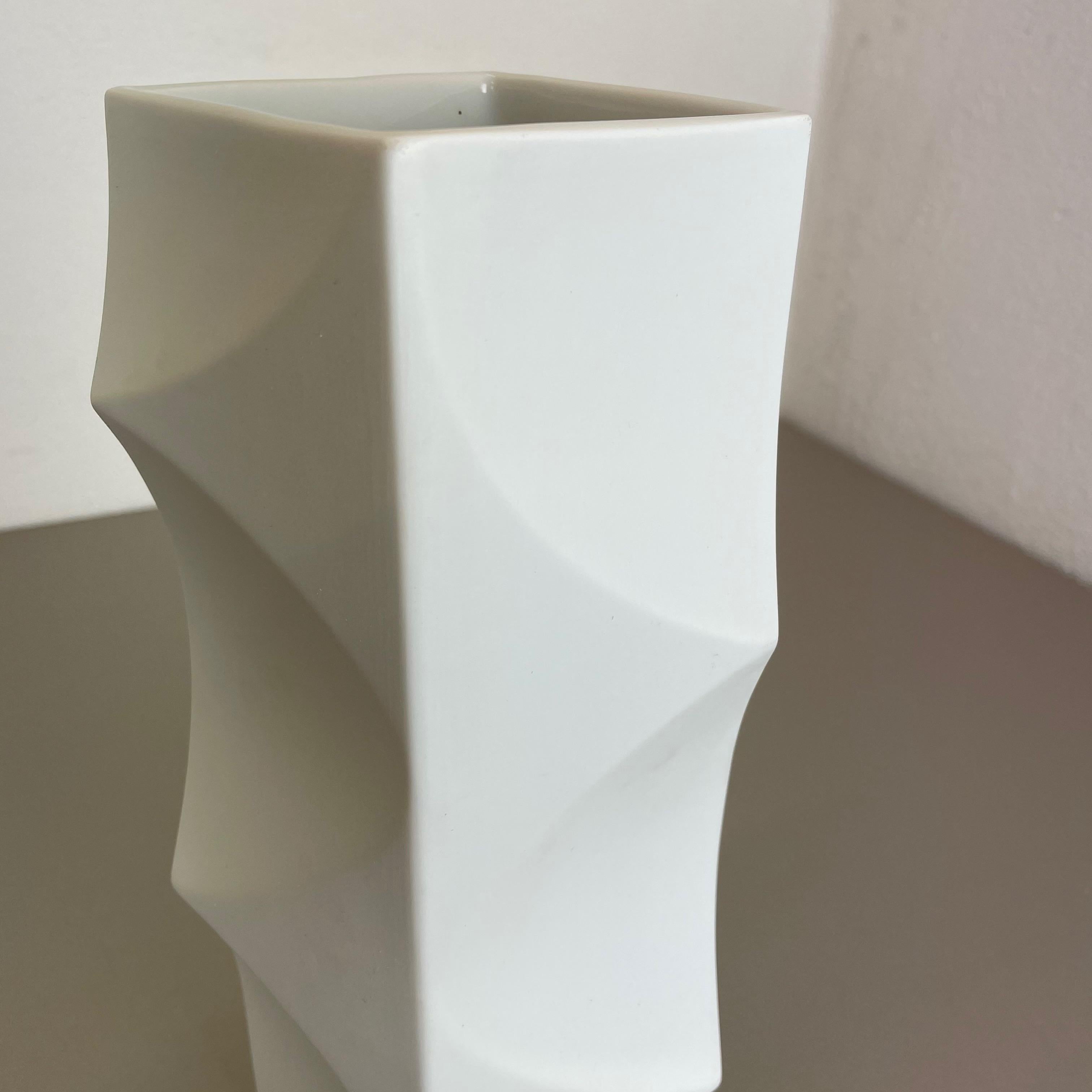 OP Art Vase Porcelain German Vase by Heinrich Fuchs for Hutschenreuther, 1970s 2