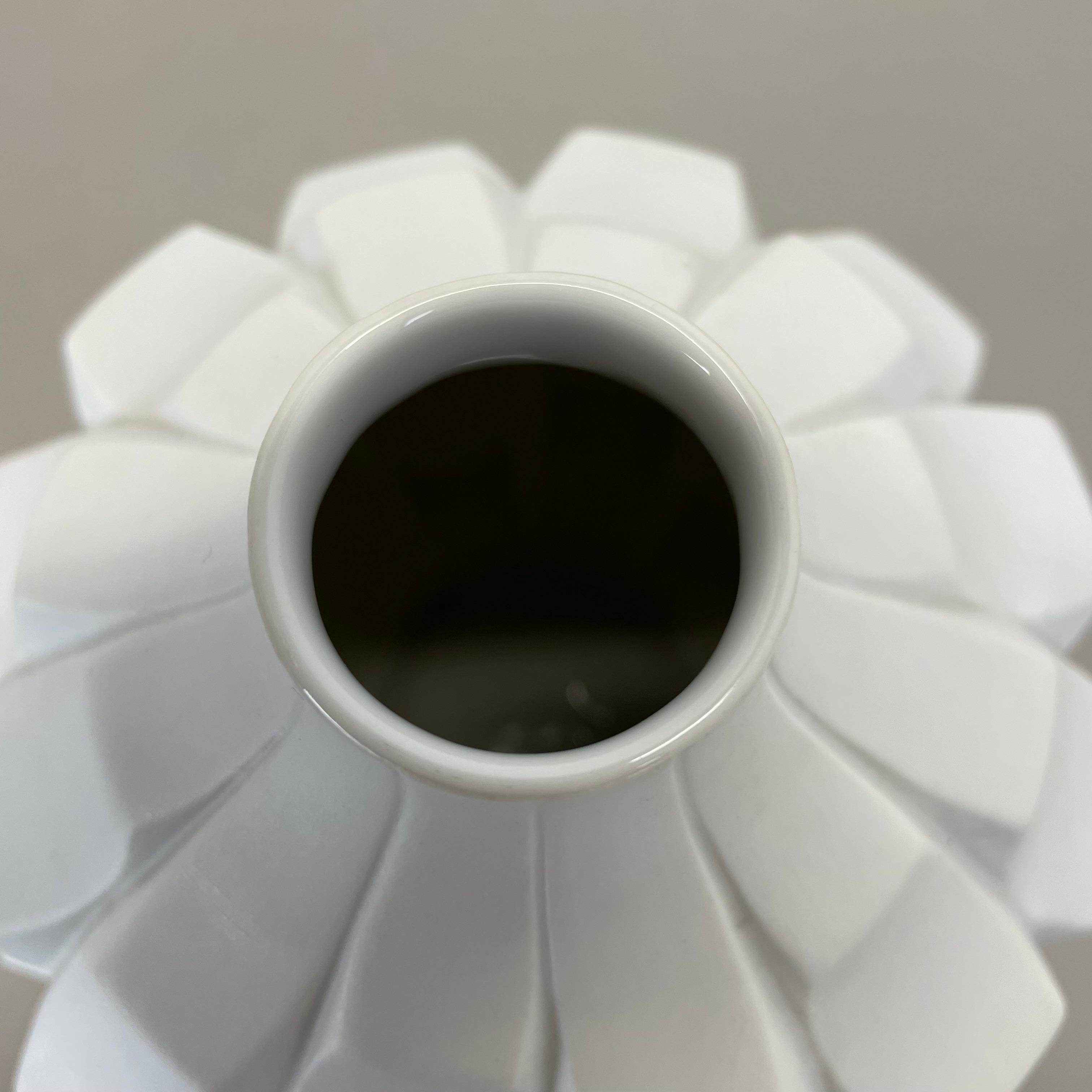 Porcellana OP Art Vaso Vaso in porcellana Heinrich Fuchs per Hutschenreuther, Germania, anni '70 in vendita