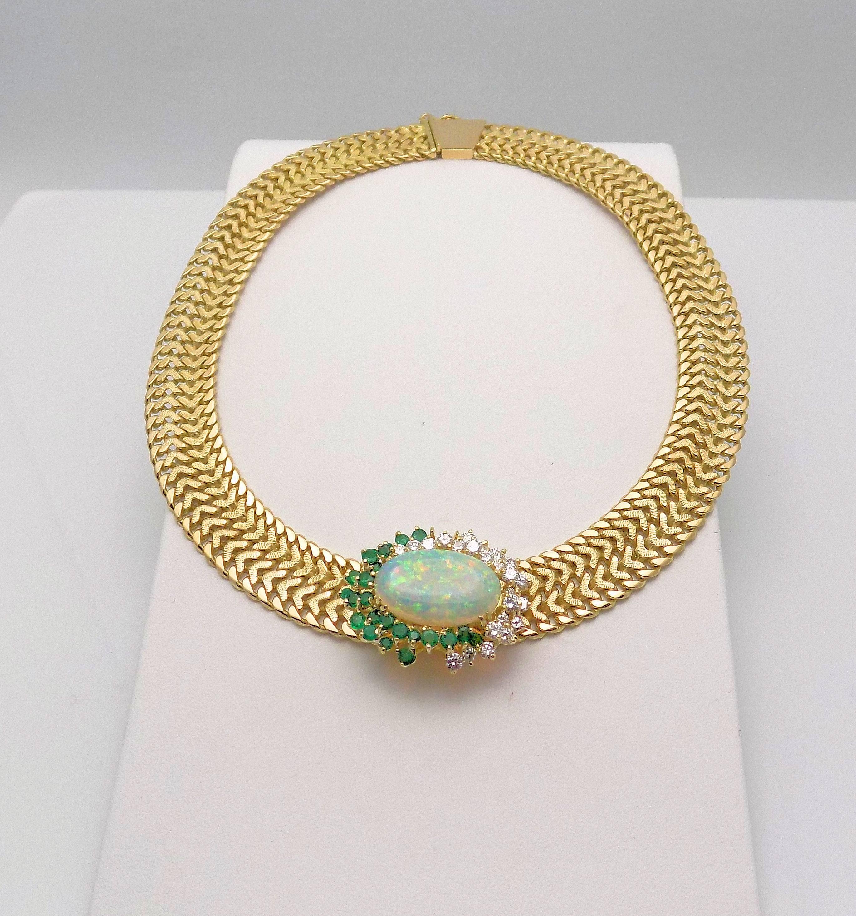 Opal and Diamond Necklace In Excellent Condition In Dallas, TX
