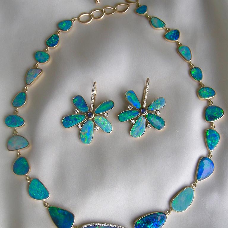 Modern Opal & 18k Gold Necklace For Sale