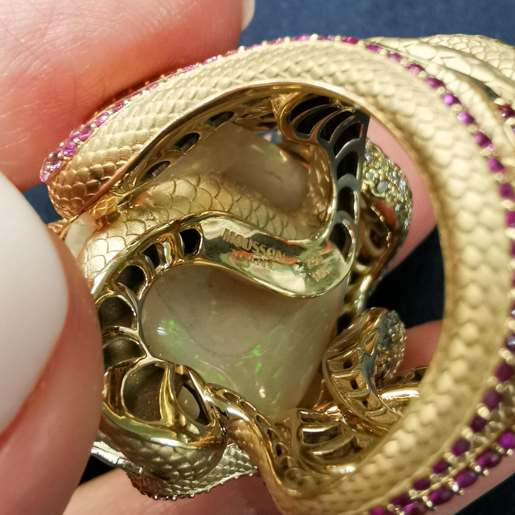 Opal 23.33 Carat Diamond Sapphire 18 Karat Yellow Gold Snake Ring For Sale 1