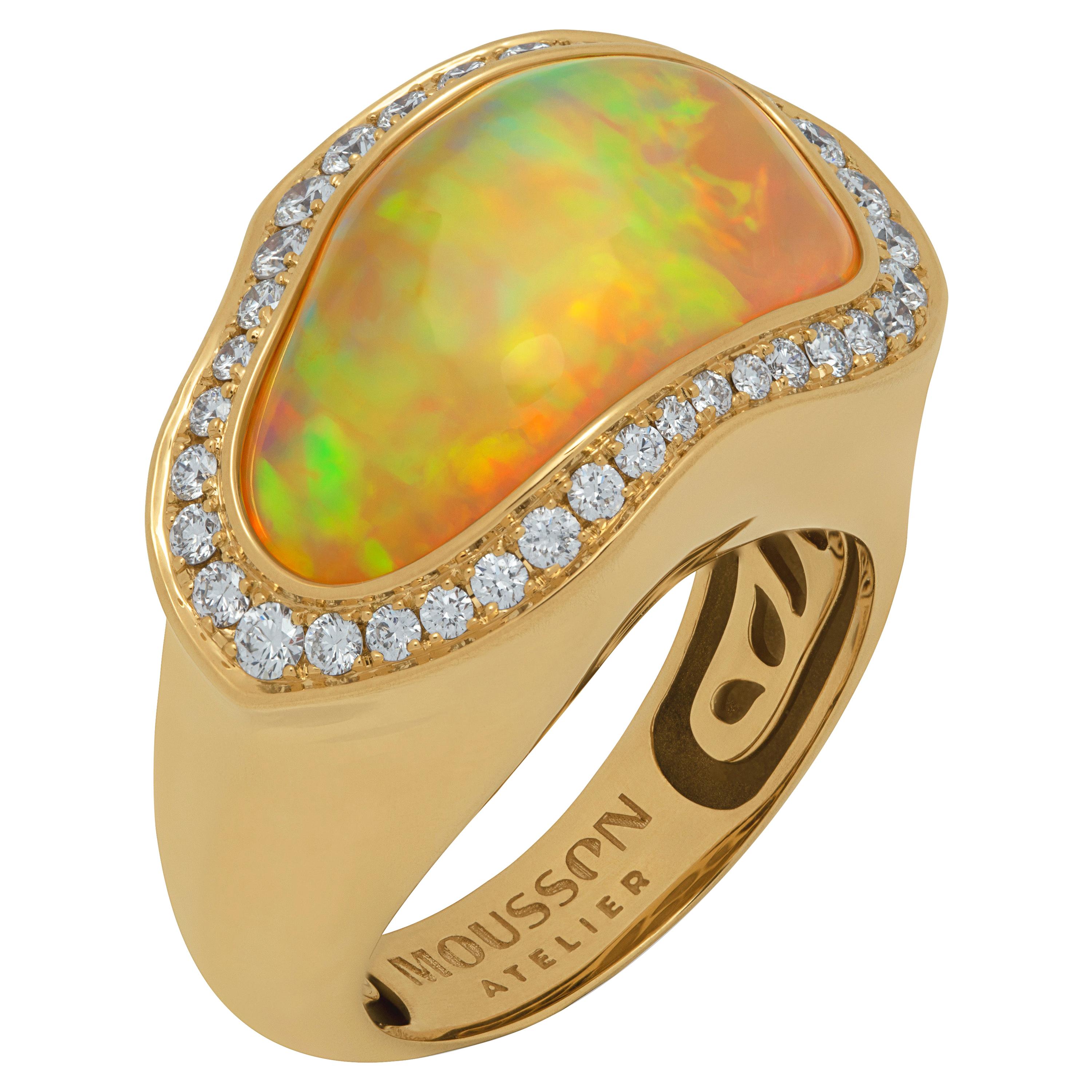 Opal 7.47 Carat Diamonds 18 Karat Yellow Gold Ring For Sale