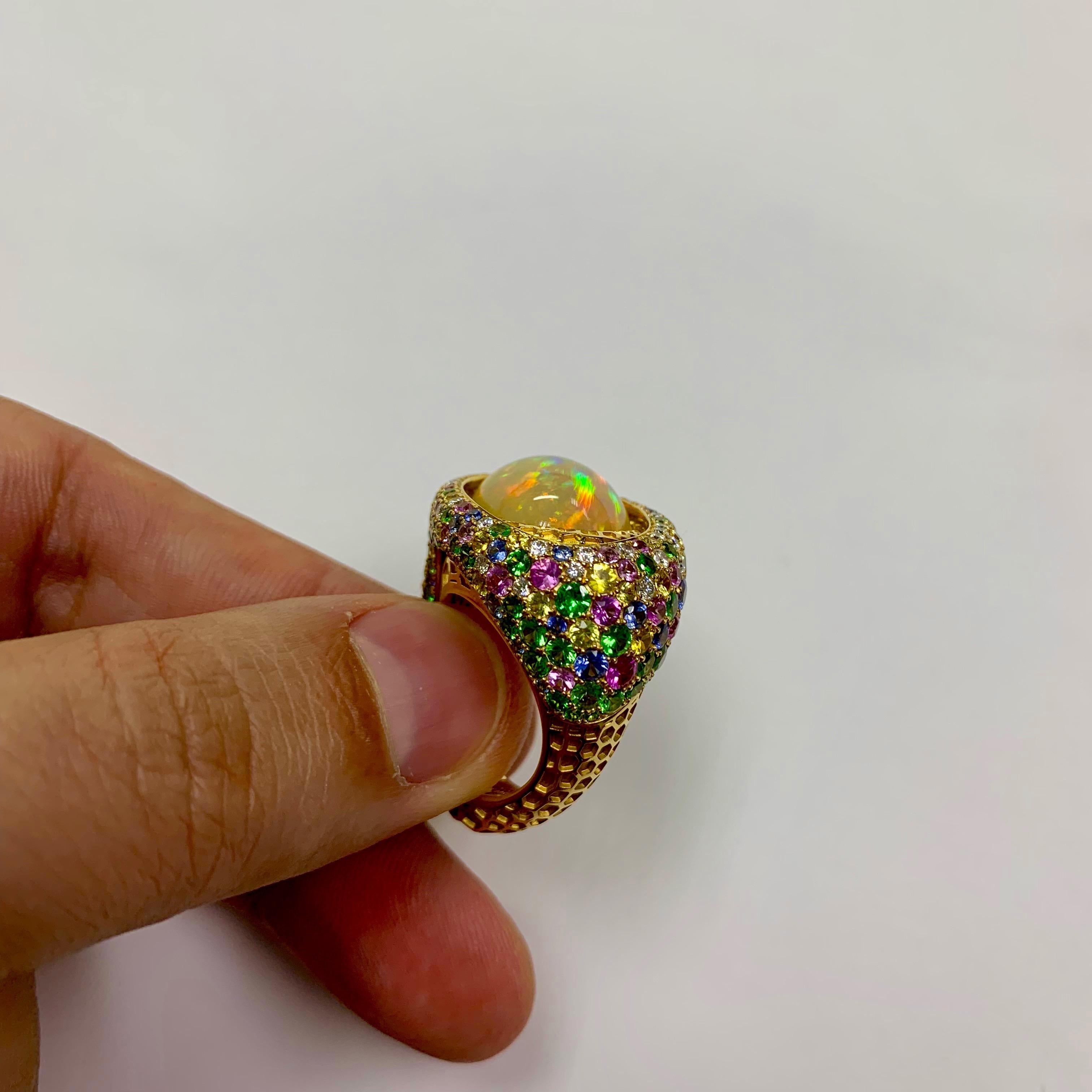 Modern Opal 9.14 Carat Diamonds Sapphire 18 Karat Yellow Gold Honeycombs Ring For Sale