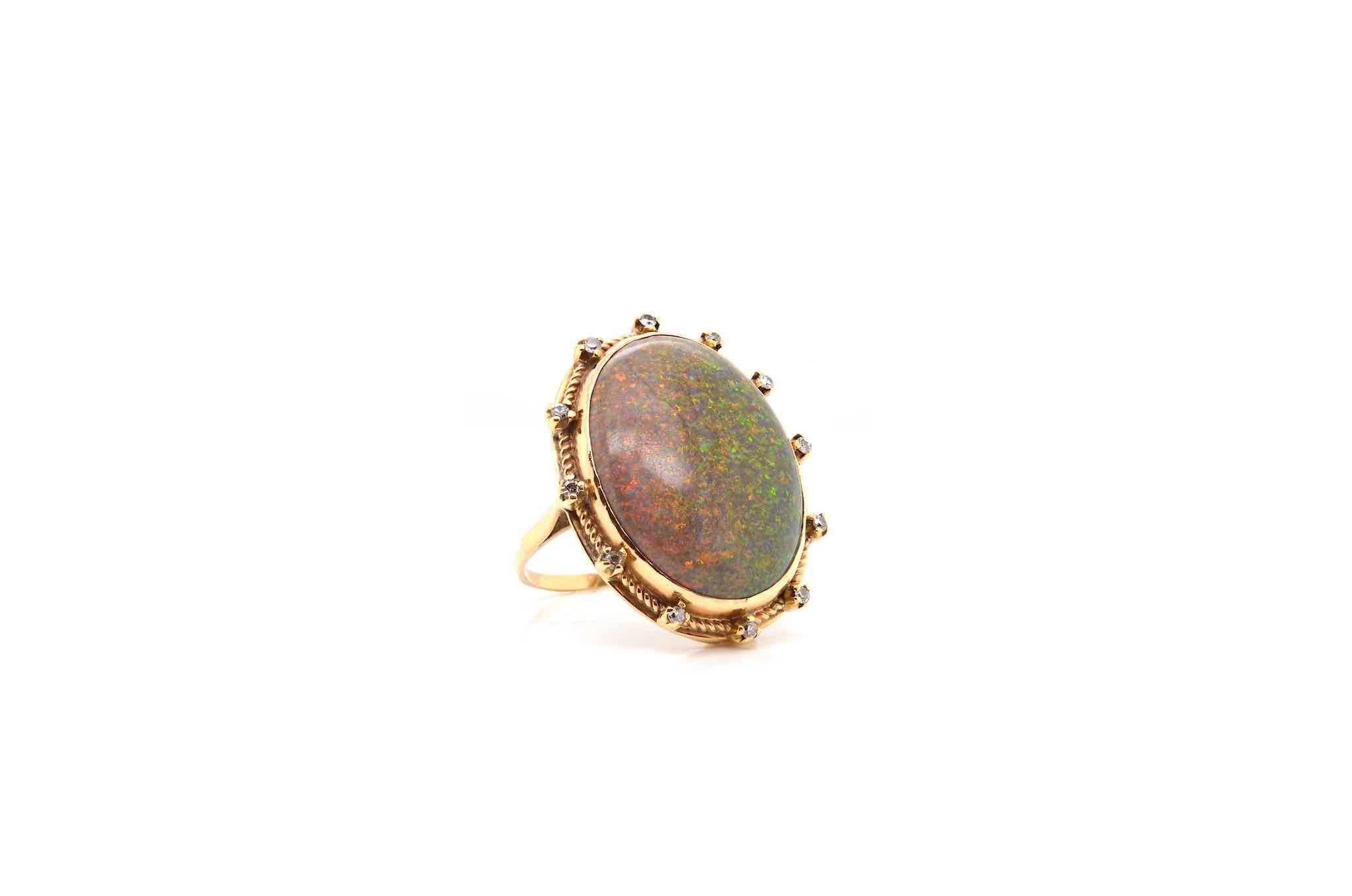 Cabochon Opal and 8x8 cut diamonds ring in 18k gold For Sale