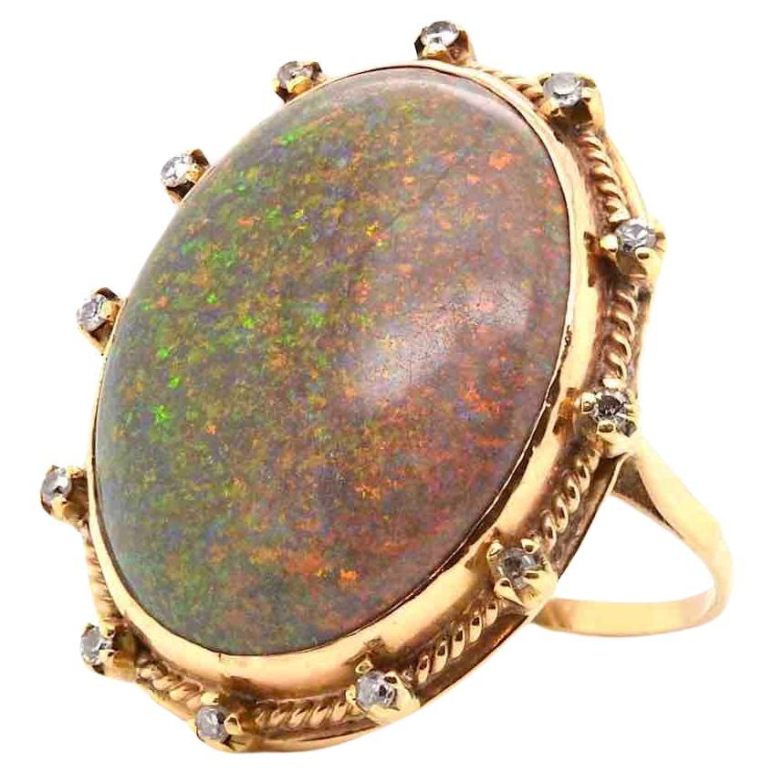 Opal and 8x8 cut diamonds ring in 18k gold For Sale