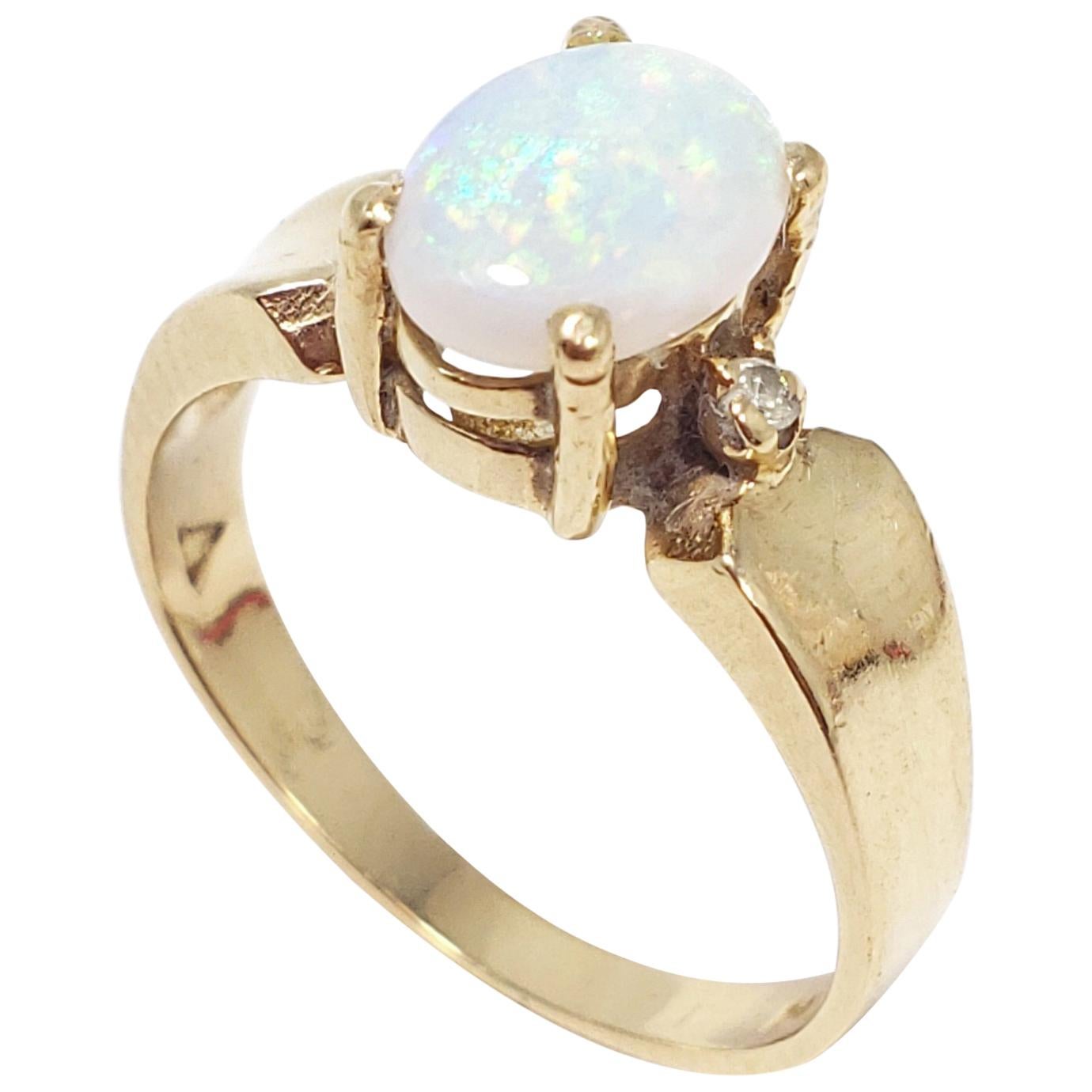 Opal and Diamond 14 Karat Gold Cocktail Statement Fashion Ring, Size US 6 For Sale
