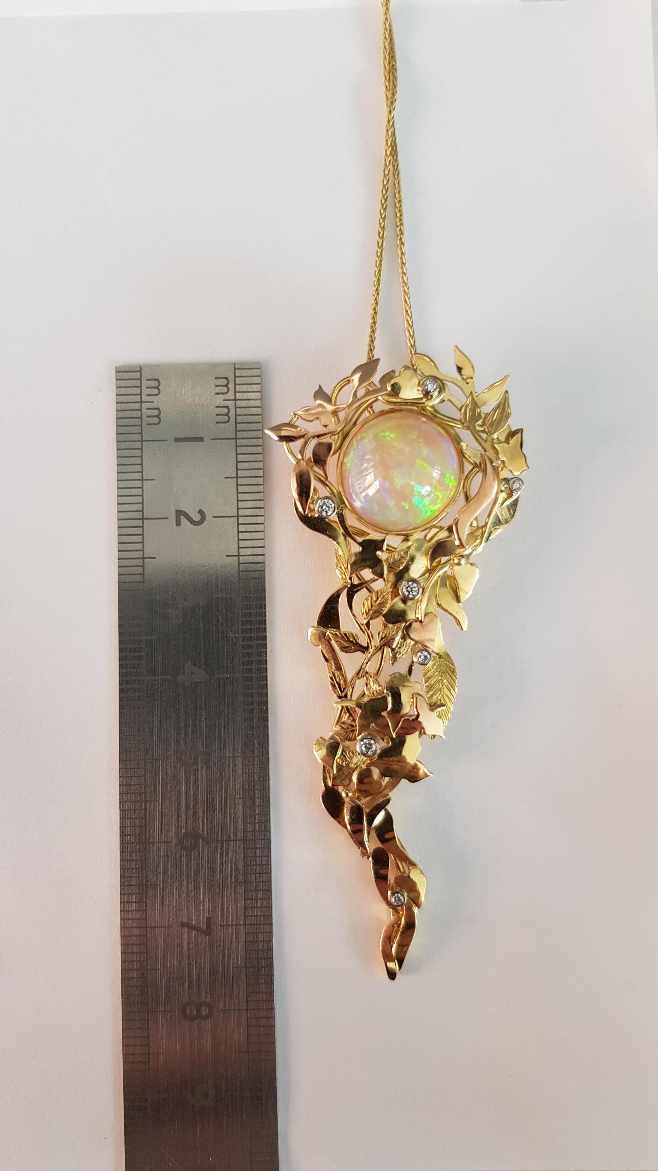 Opal and Diamond 18 Karat Rose White and Yellow Gold Pendant In New Condition In Birmingham, GB