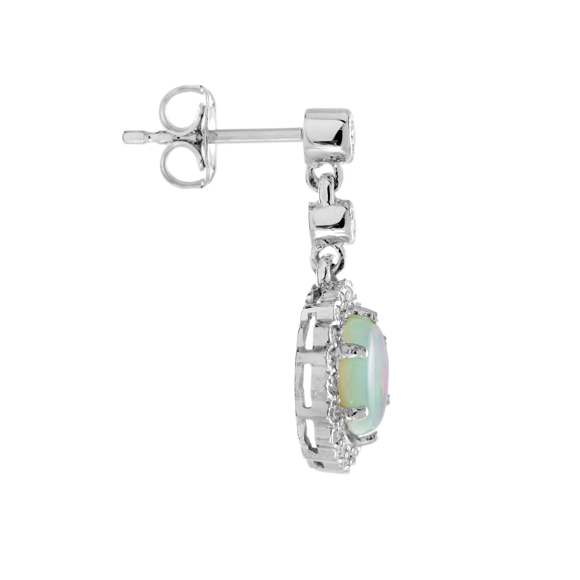 Art déco Boucles d'oreilles pendantes Halo en or blanc 14 carats avec opale et diamant de style Art Déco en vente