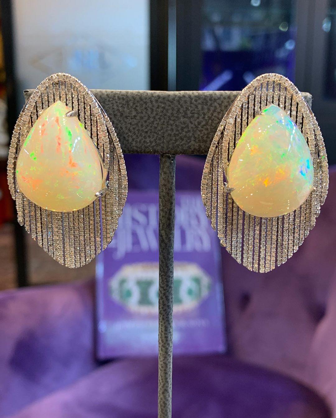 Boucles d'oreilles en opale et diamant en vente 3