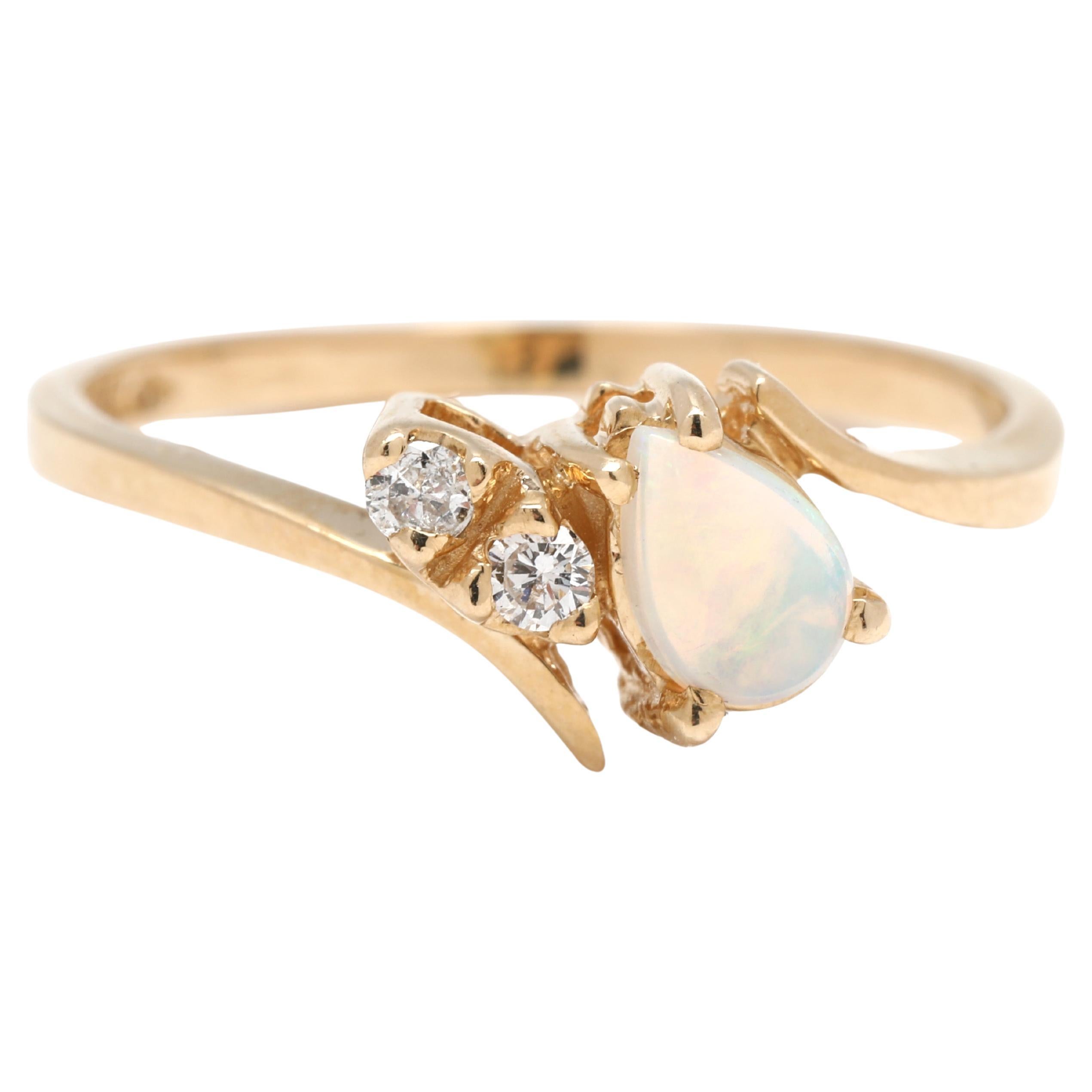 Anello di fidanzamento con opale e diamanti, oro giallo 14k, misura 6,5 in vendita
