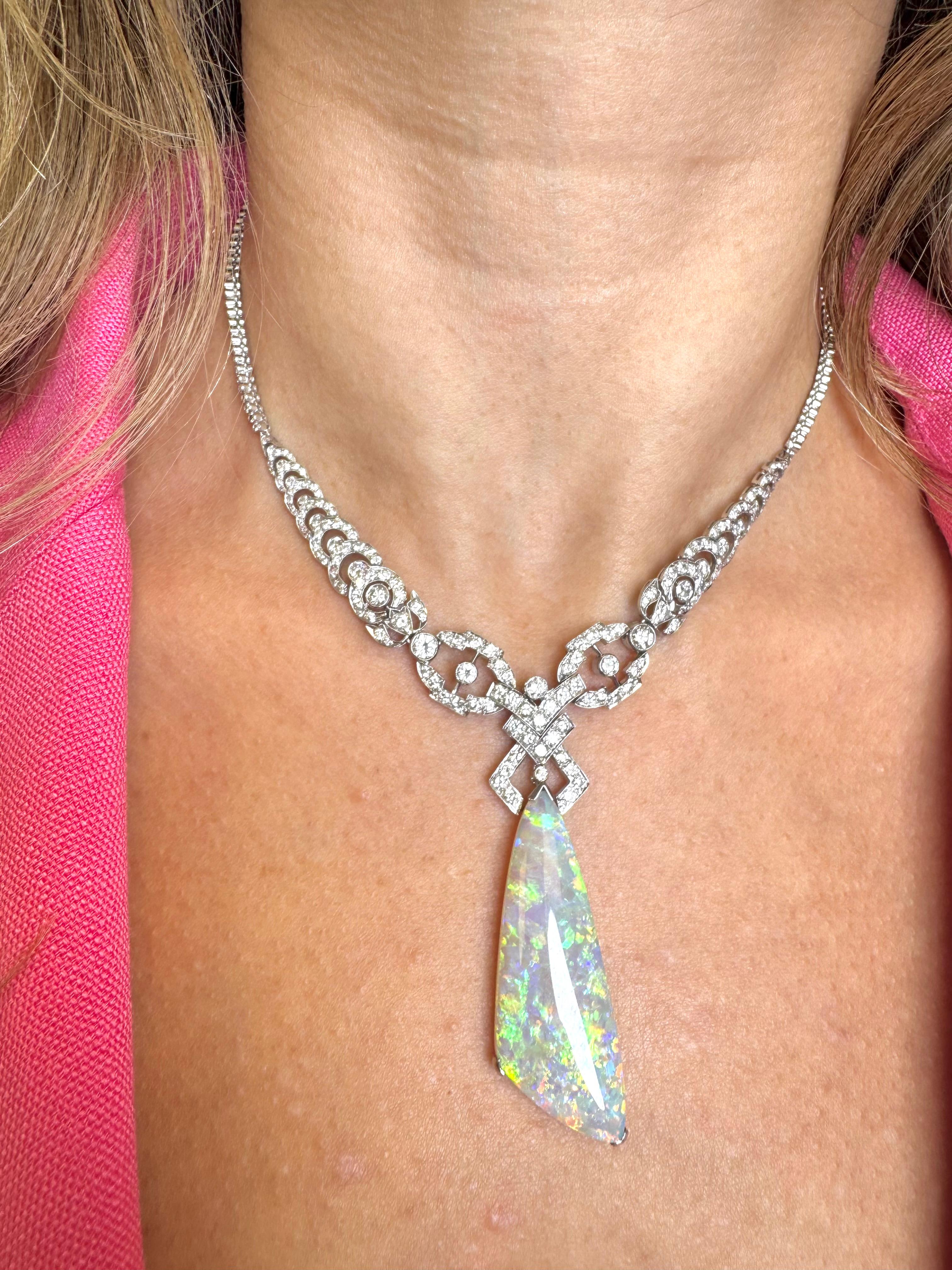 Collana con opale e diamanti in oro bianco 18 carati in vendita 3