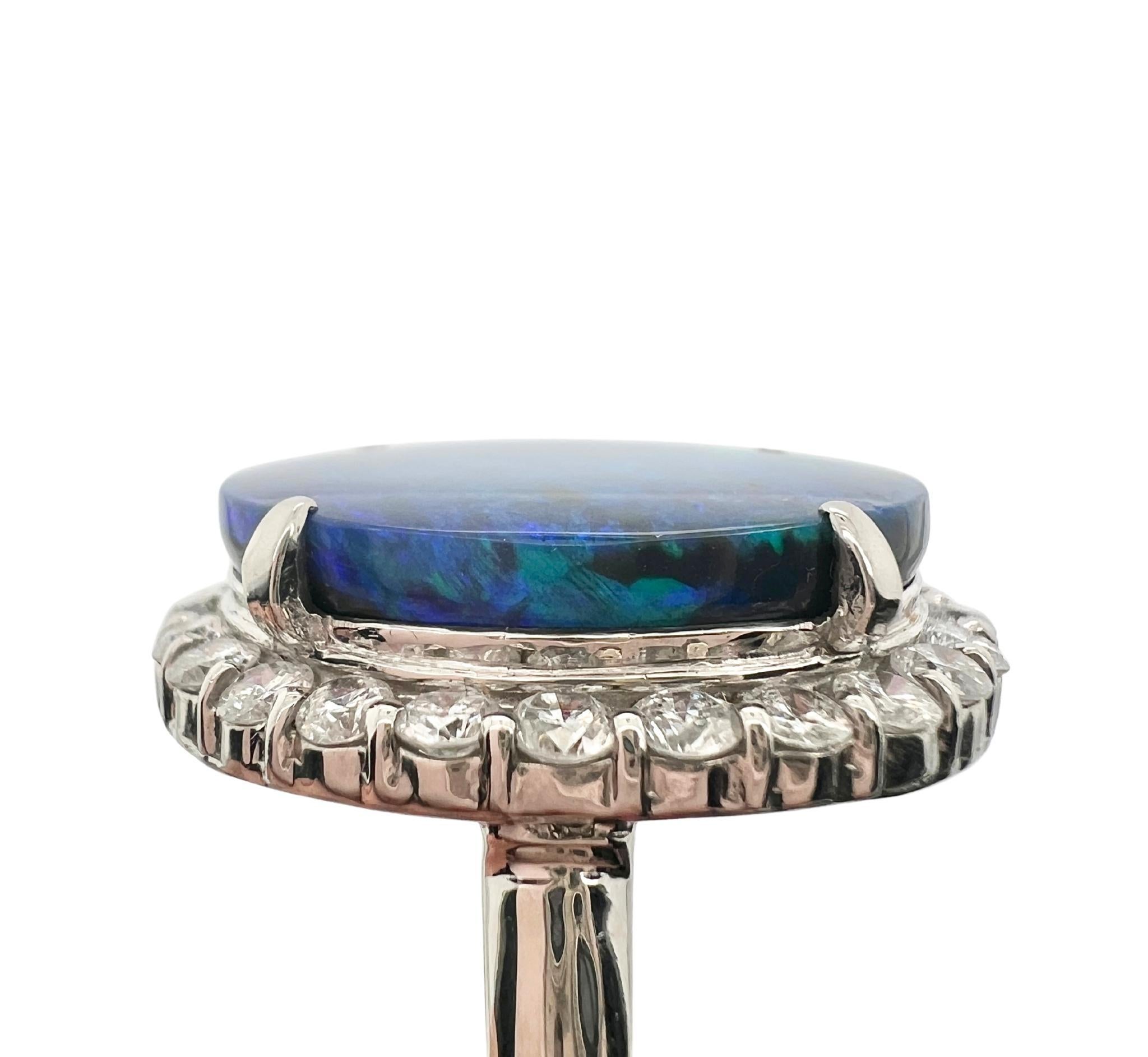 Opal und Diamant Platin Halo Ring im Angebot 1