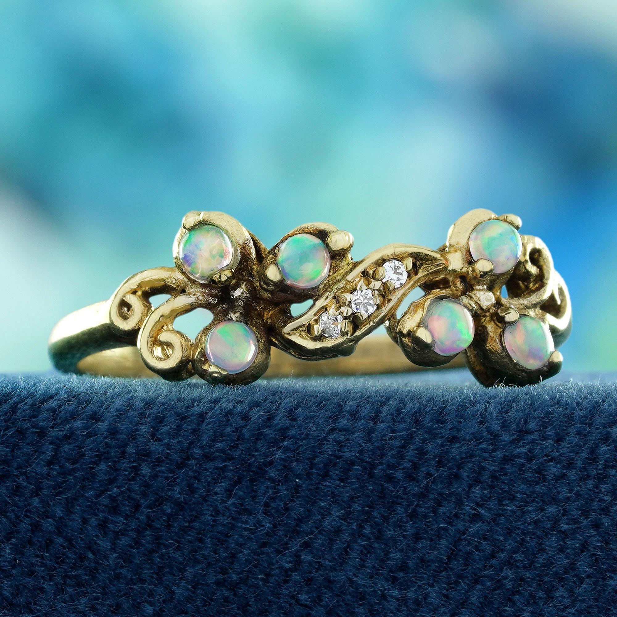 Édouardien Bague de style vintage en or jaune 9K massif avec opale et diamant en vente
