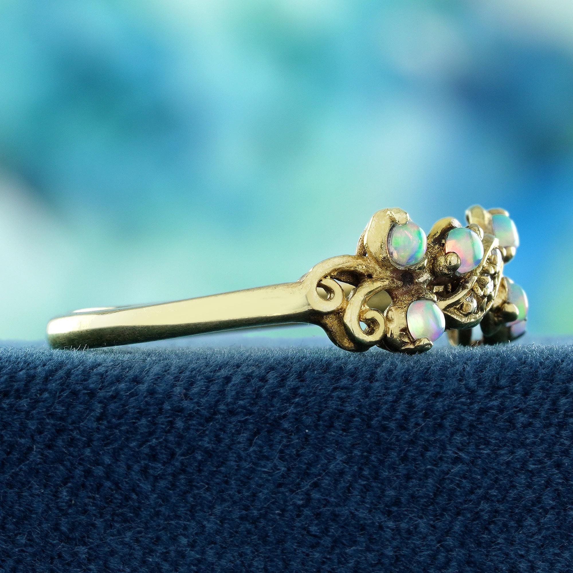 Taille ronde Bague de style vintage en or jaune 9K massif avec opale et diamant en vente