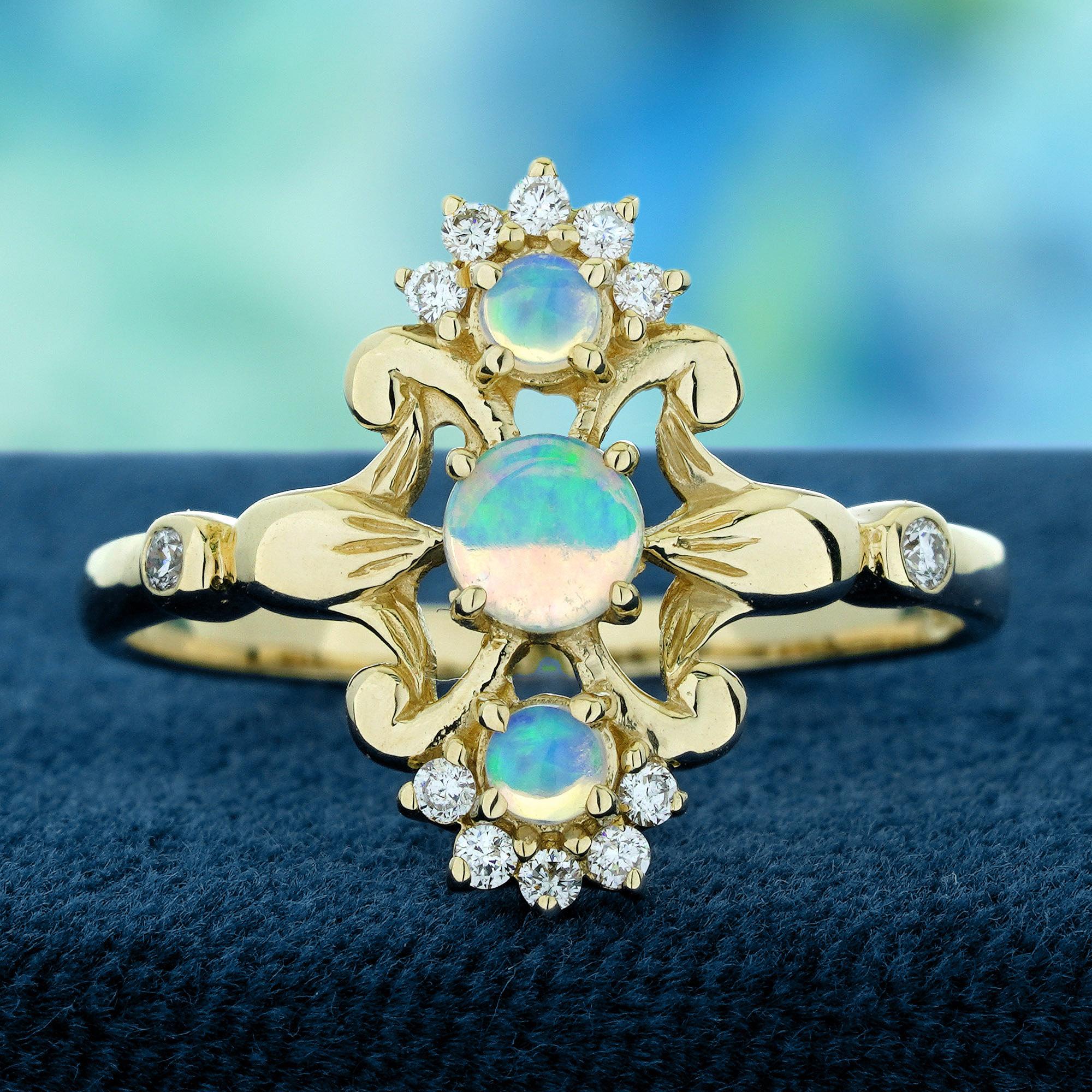 La bague à trois pierres présente trois opales disposées de manière à ressembler à une belle fleur. Des diamants étincelants sont ajoutés à chaque fleur, rehaussant leur éclat d'une touche de brillance scintillante. La combinaison des couleurs